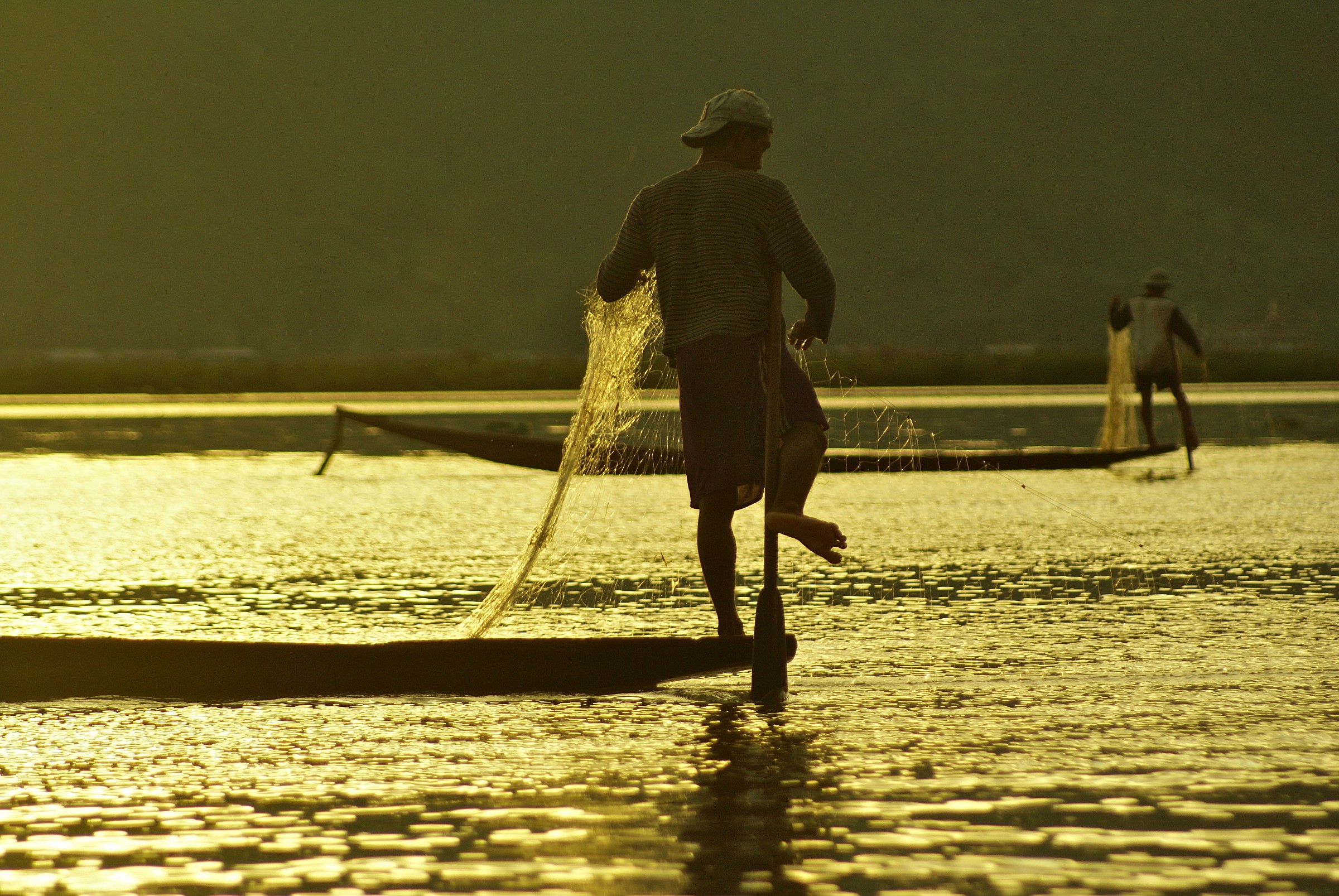 pesca sul lago inle