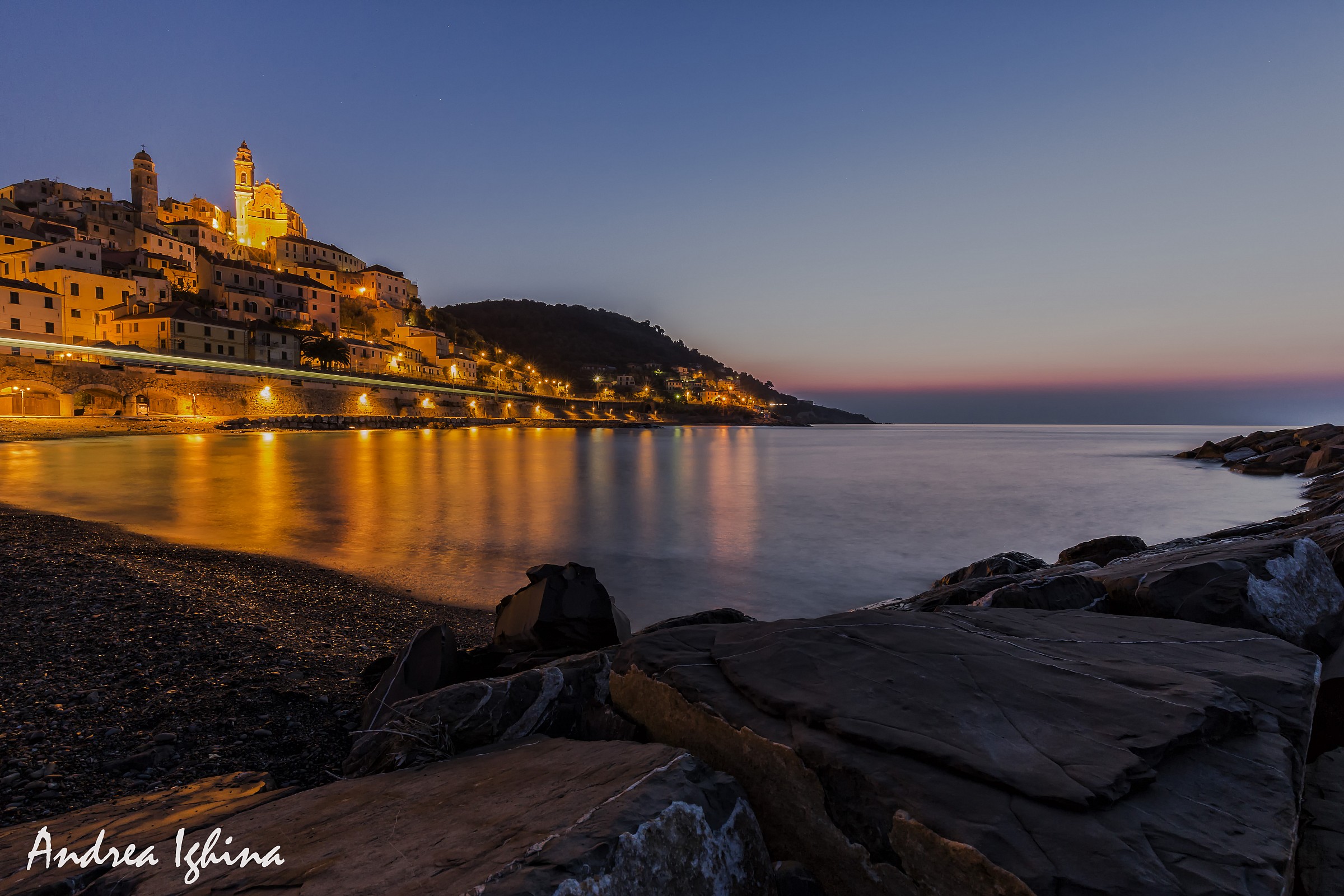 Attenzione treno in transito....Cervo (im)