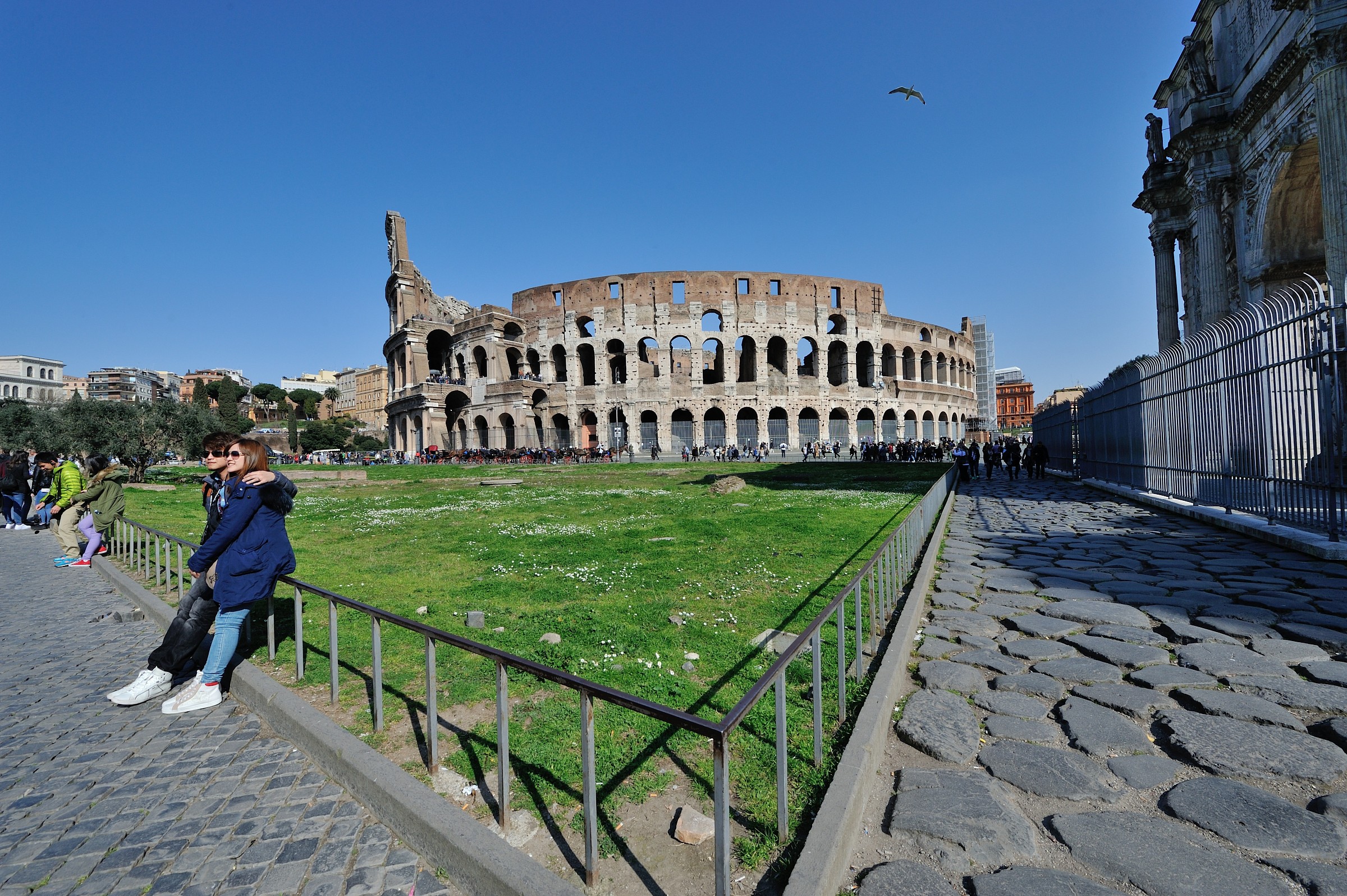 Roma-Il Colosseo pulito