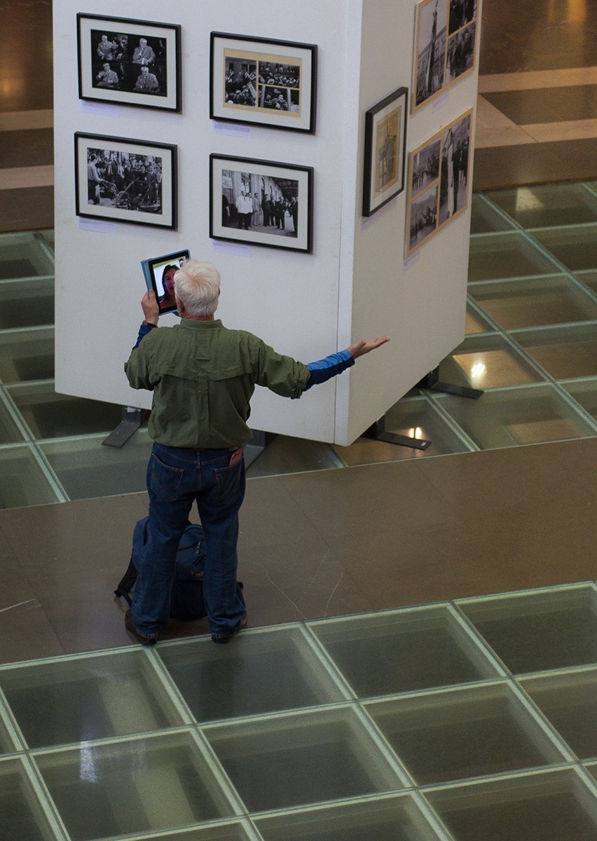 When the photo ... speaks ...