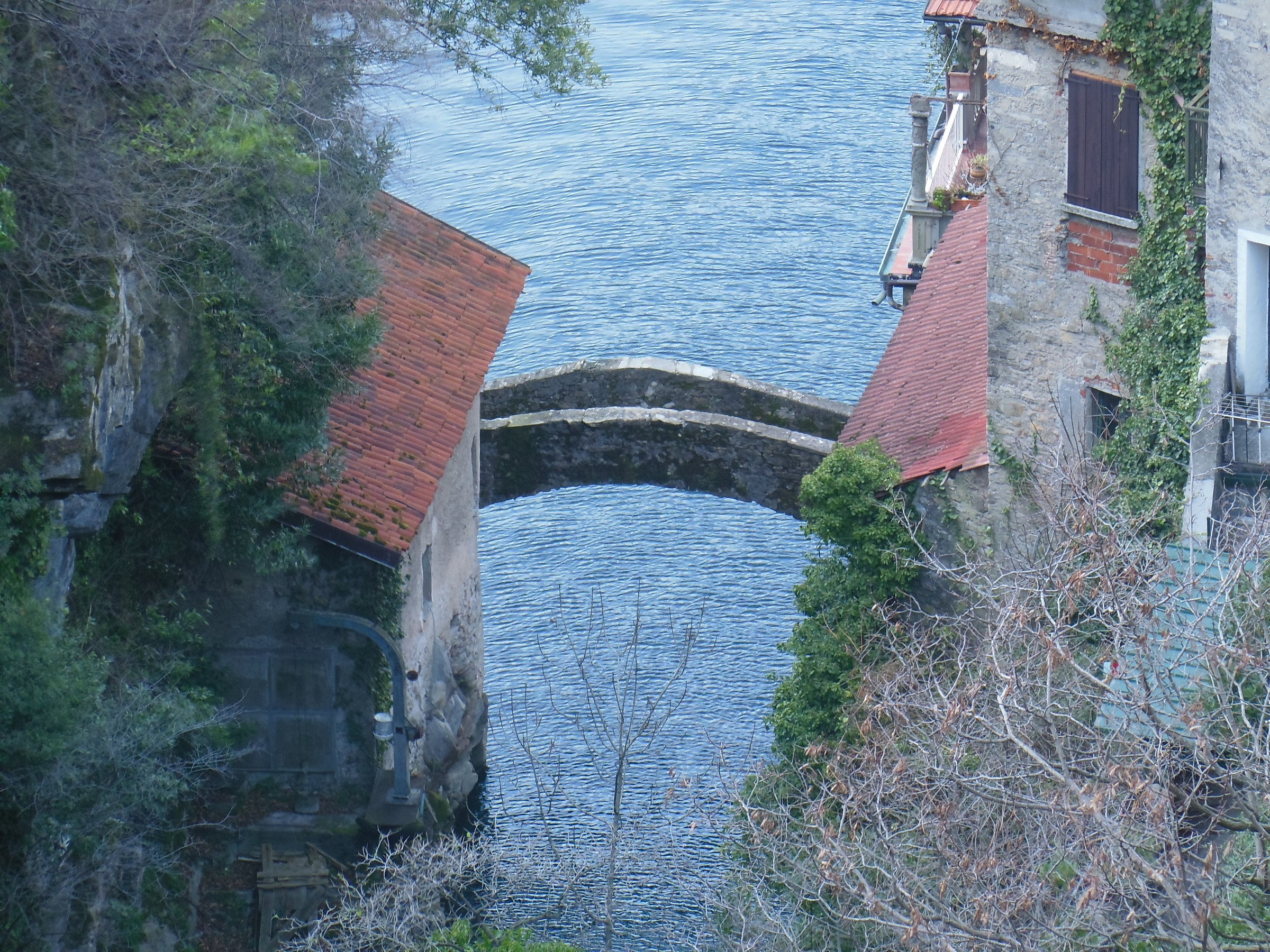 Link on Lake Como: ancient Roman bridge