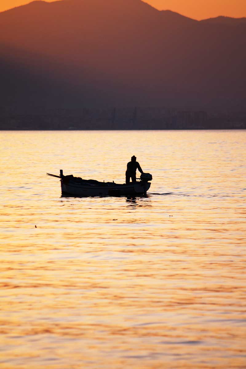 pesca al tramonto