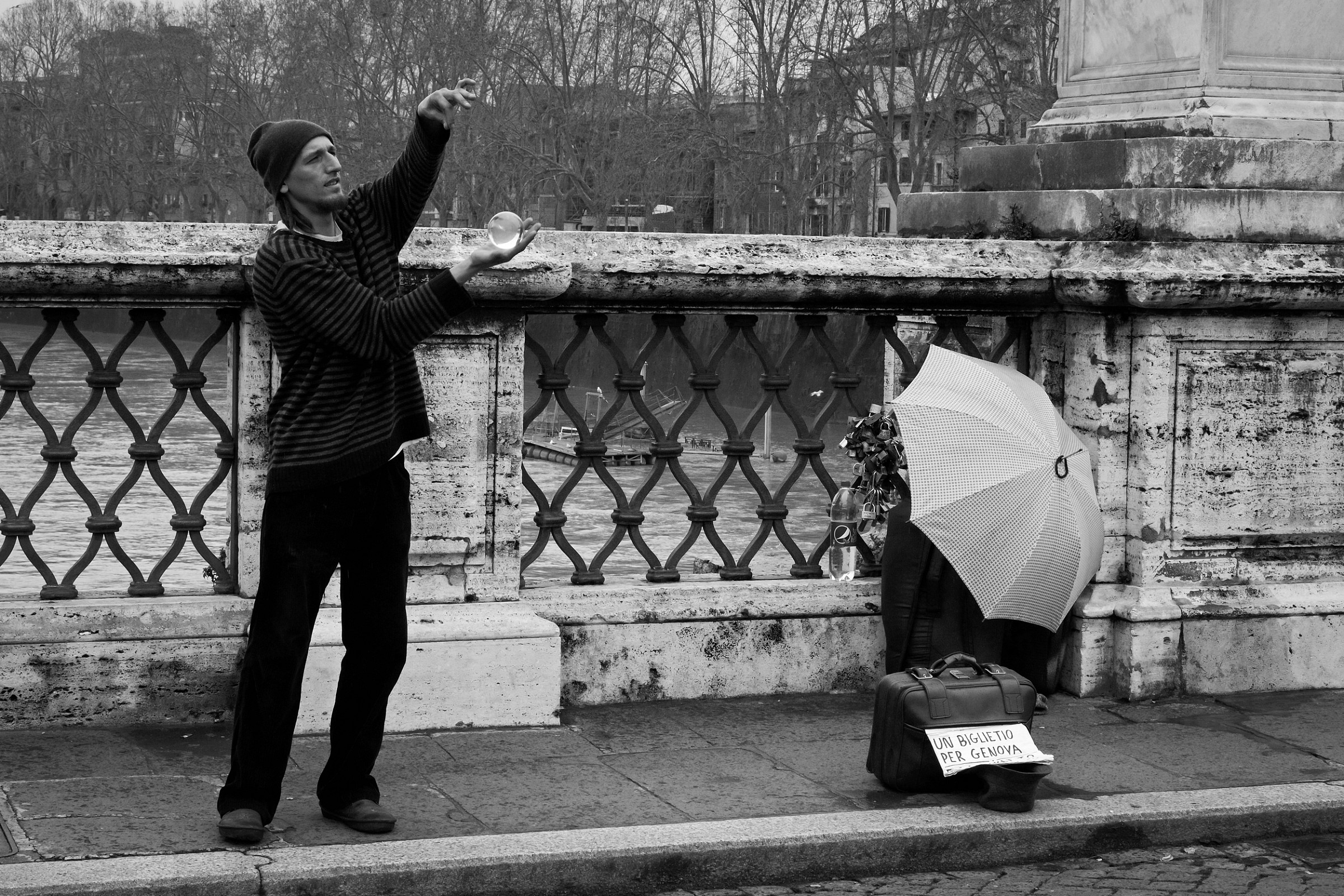 un biglietto per .....