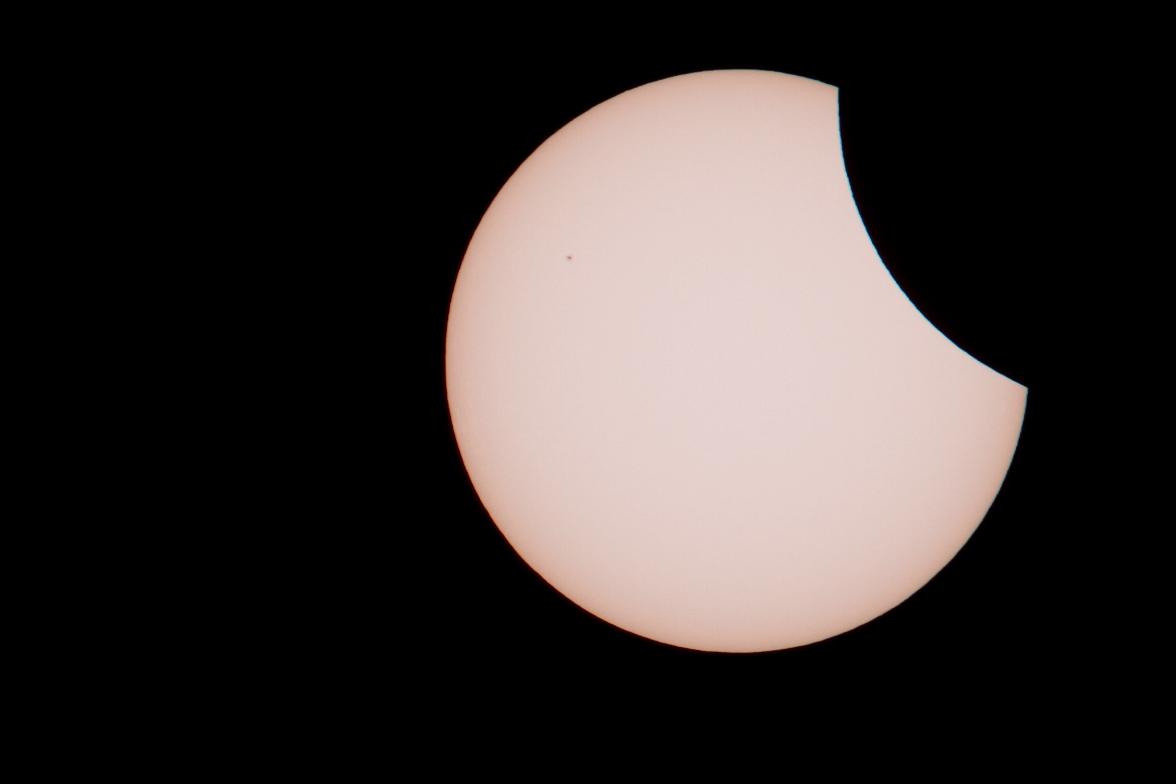 Eclipses of the Sun in March 2015 with a view Sunscreen