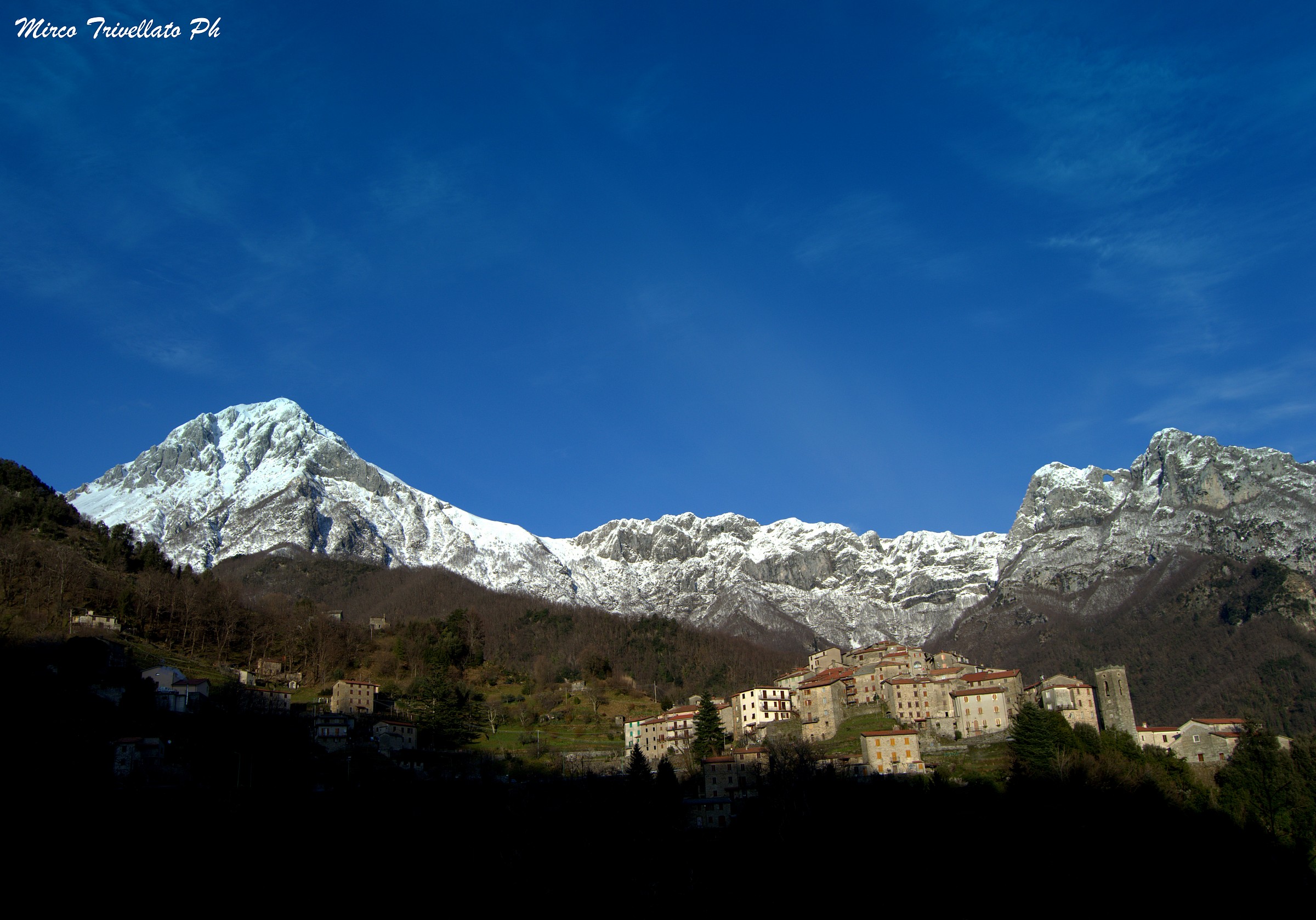 Pruno con la imponente Pania della Croce