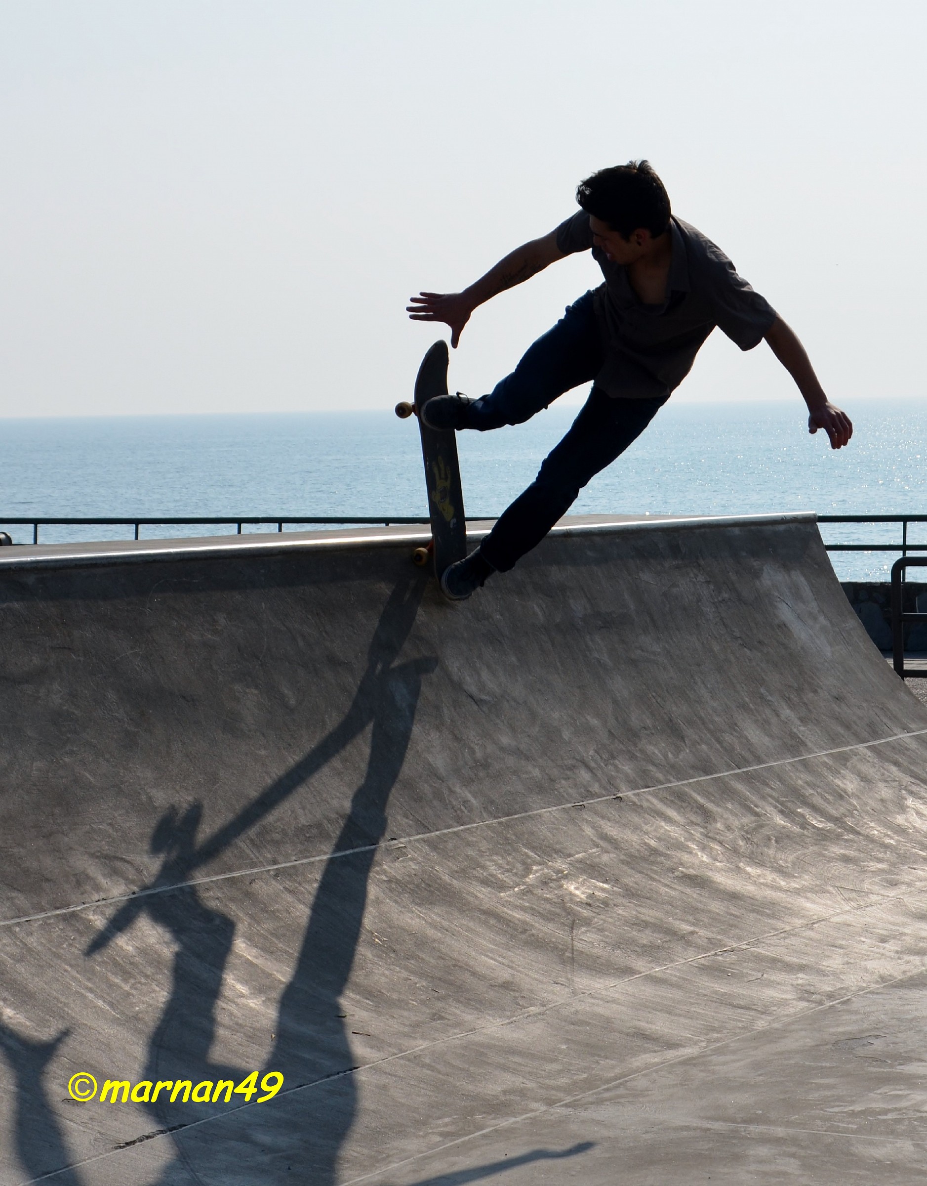 Prove di skateboard al Parco Govi di Genova