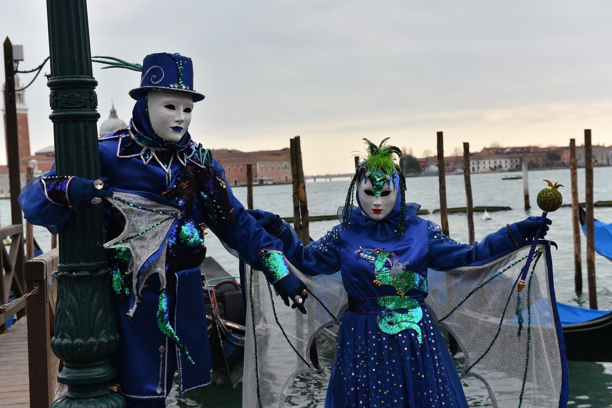 couple in the lagoon