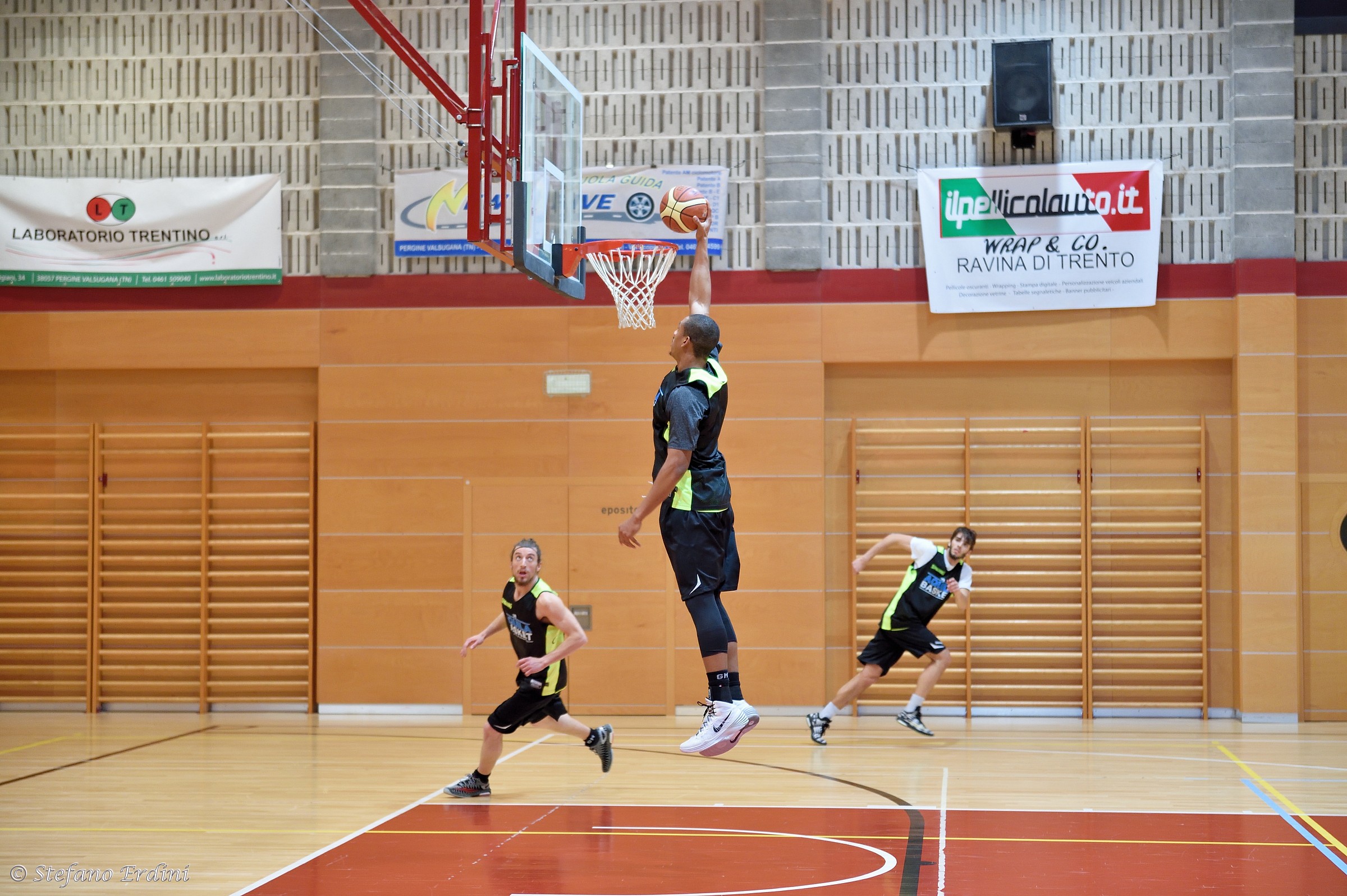 Allenamento Aquila Basket a Pergine Valsugana.