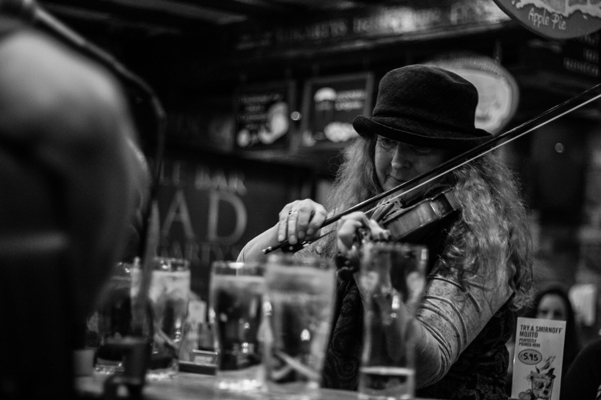 Irish Pub, playin' with soul