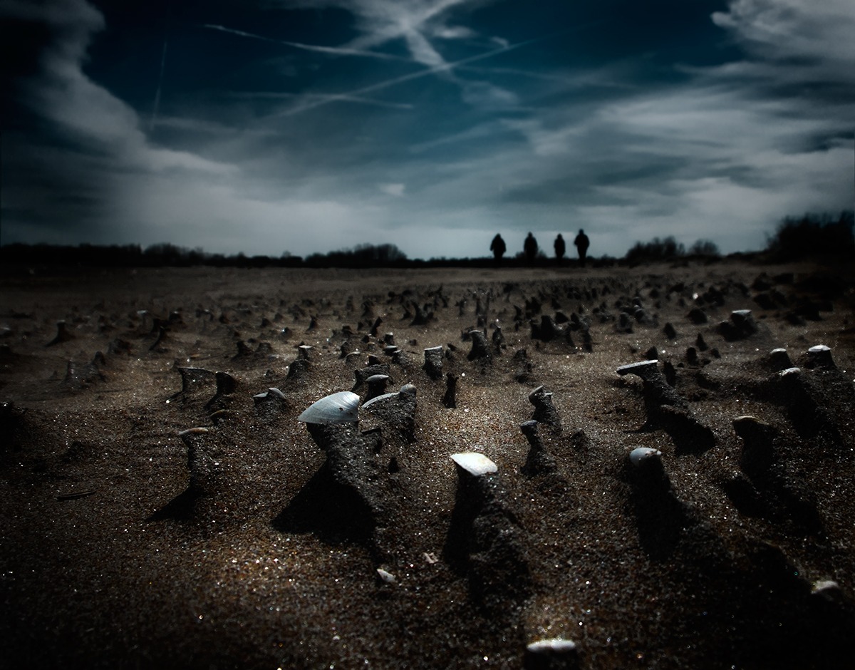 Journeying between the chimneys