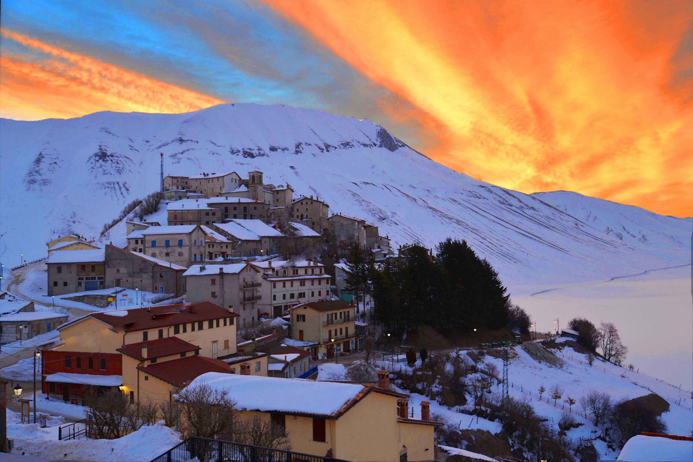 Alba in Castelluccio