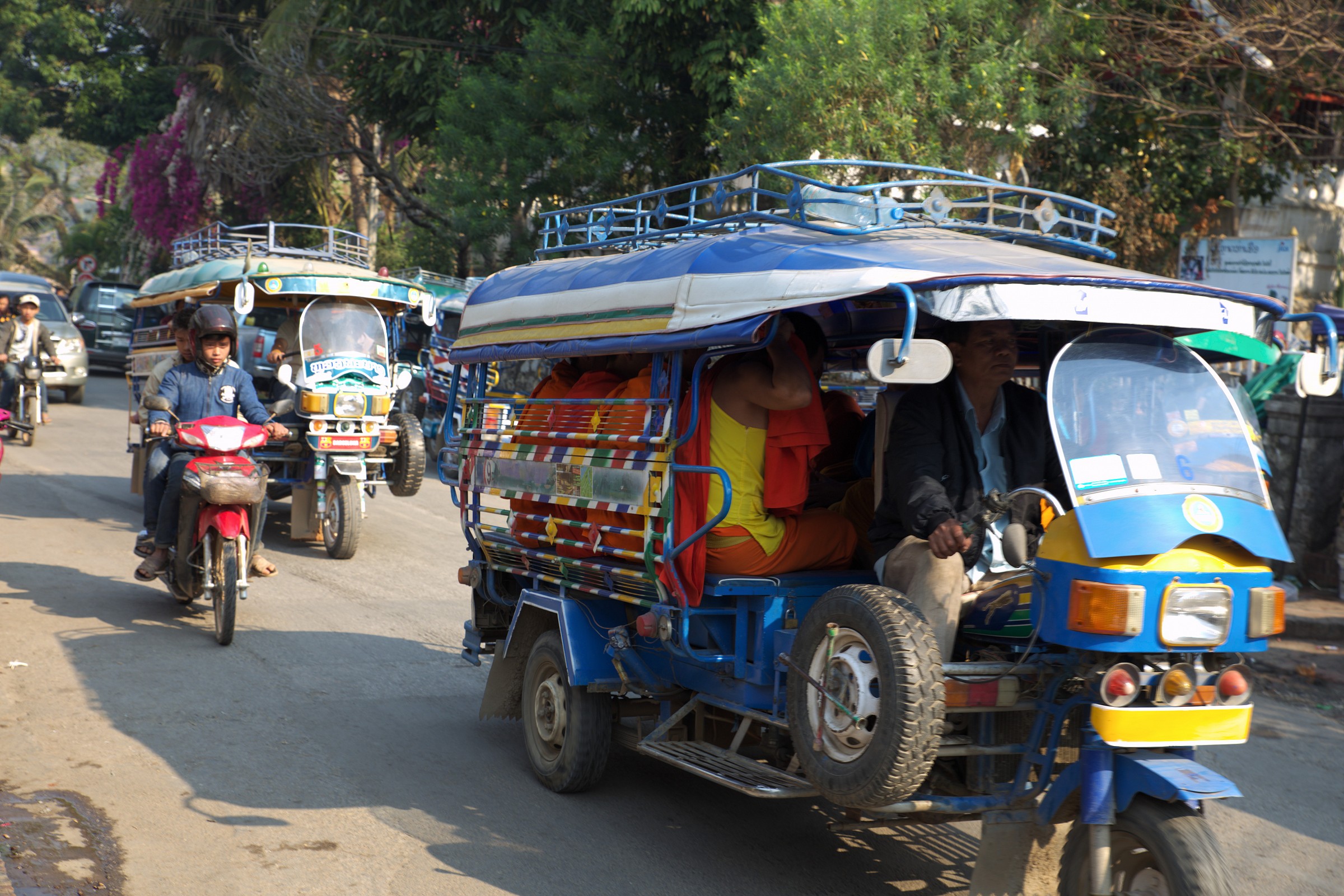 Laos - Taxi per monaci