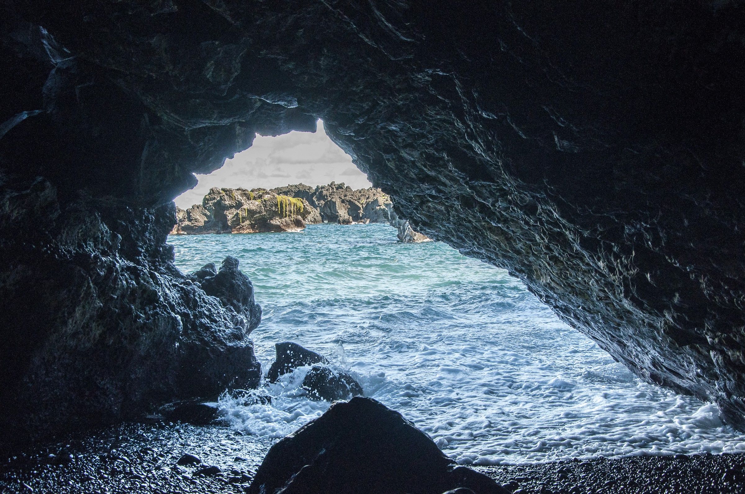 Grotta spiaggia nera hawaii