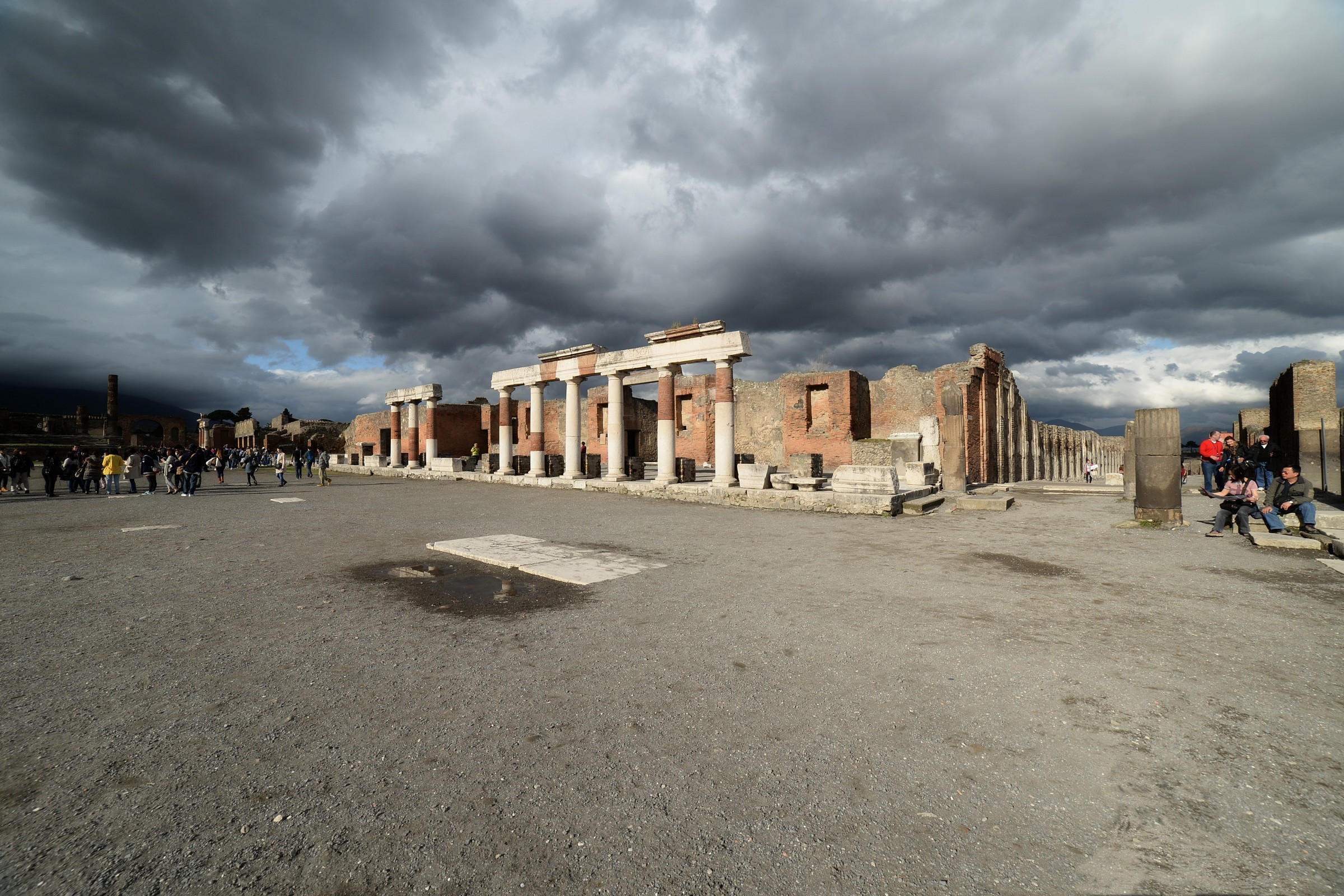 I tanti discussi scavi di Pompei
