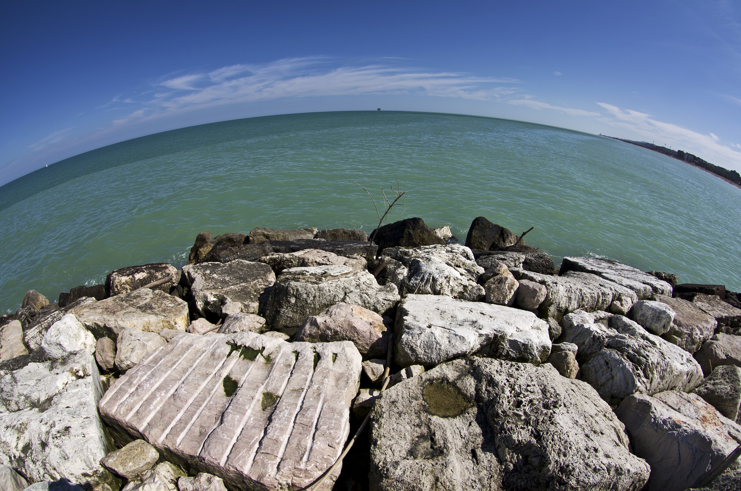 ...dal molo di Civitanova...
