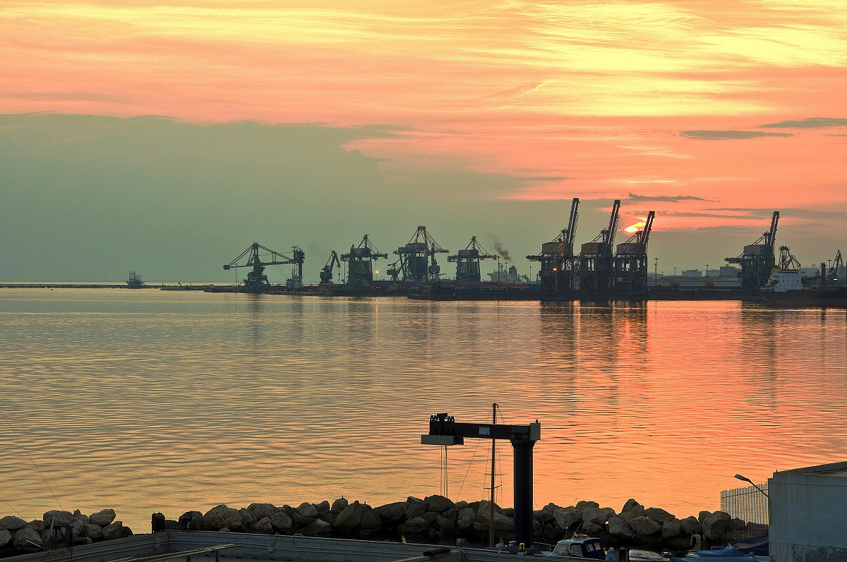 tramonto a taranto
