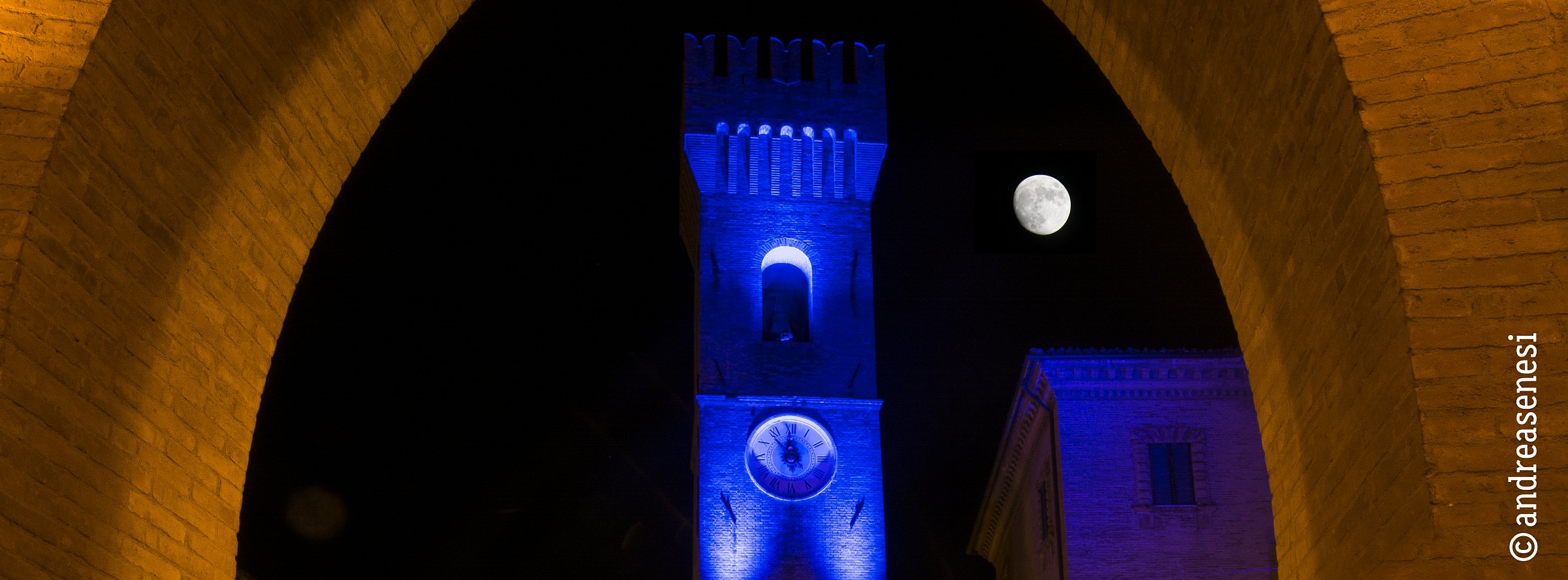 Tower painted blue - Day against autism