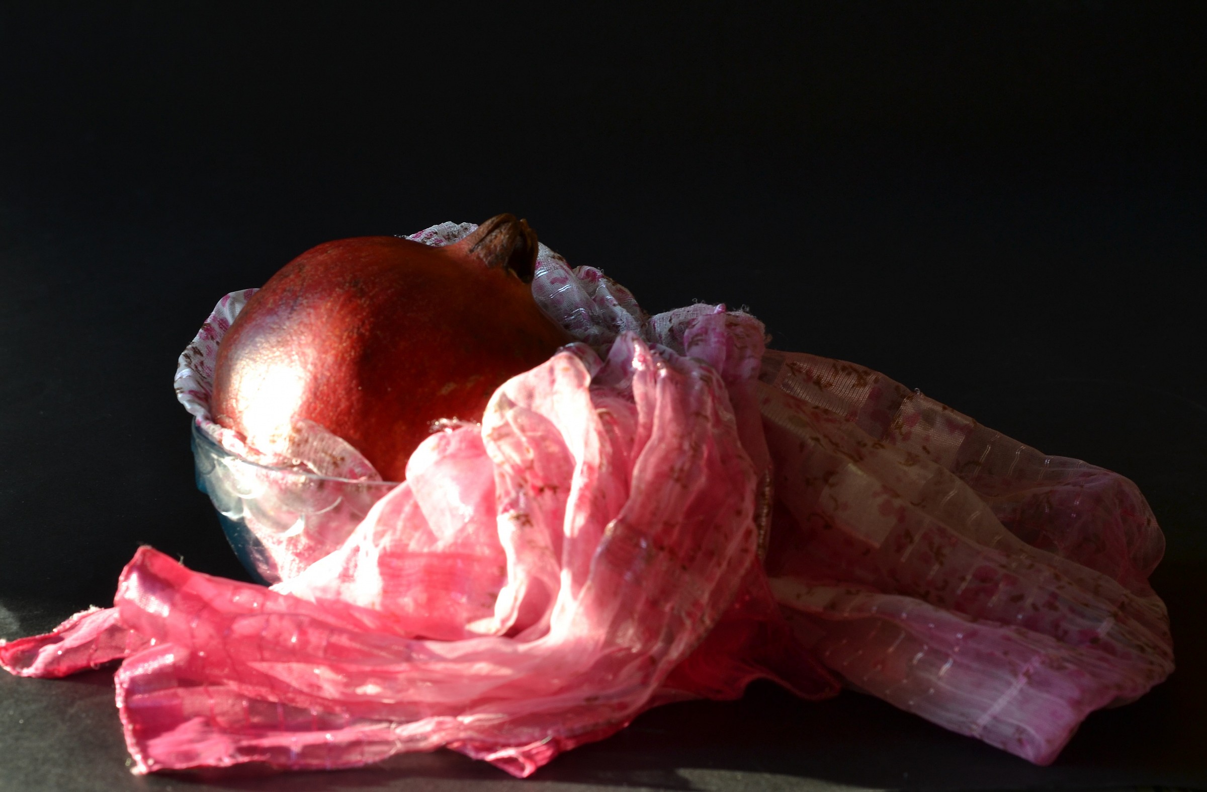 Melagrana con sciarpina  di seta.