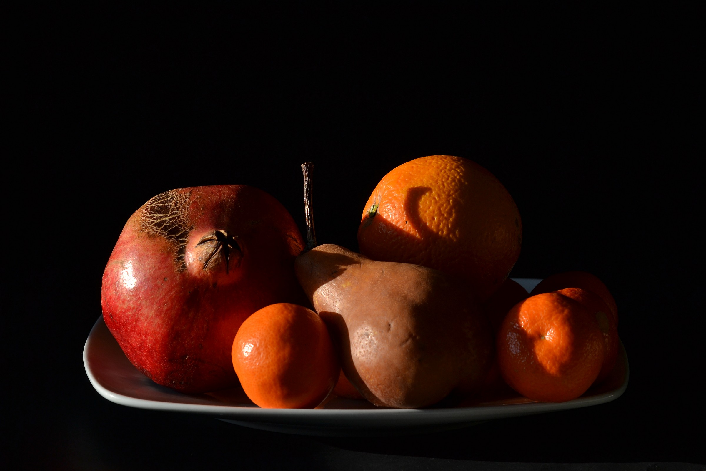 Natura morta con frutta varia.