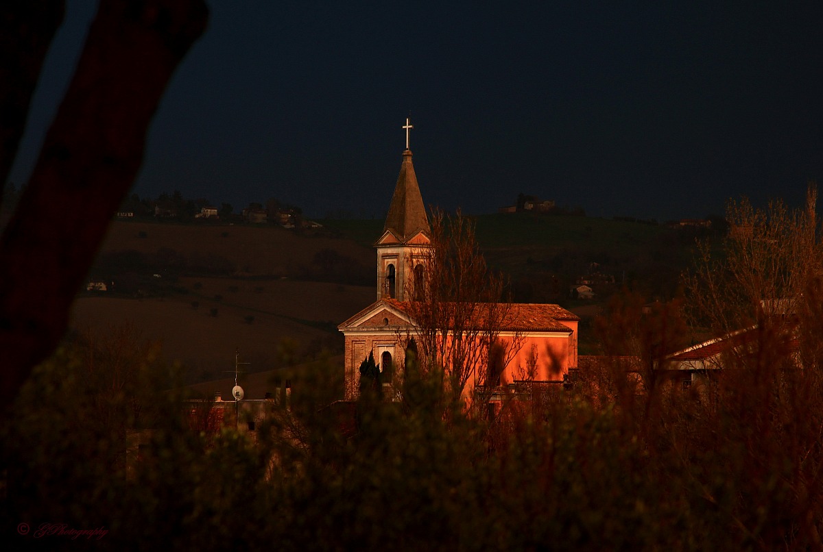Cielo nero come la pece
