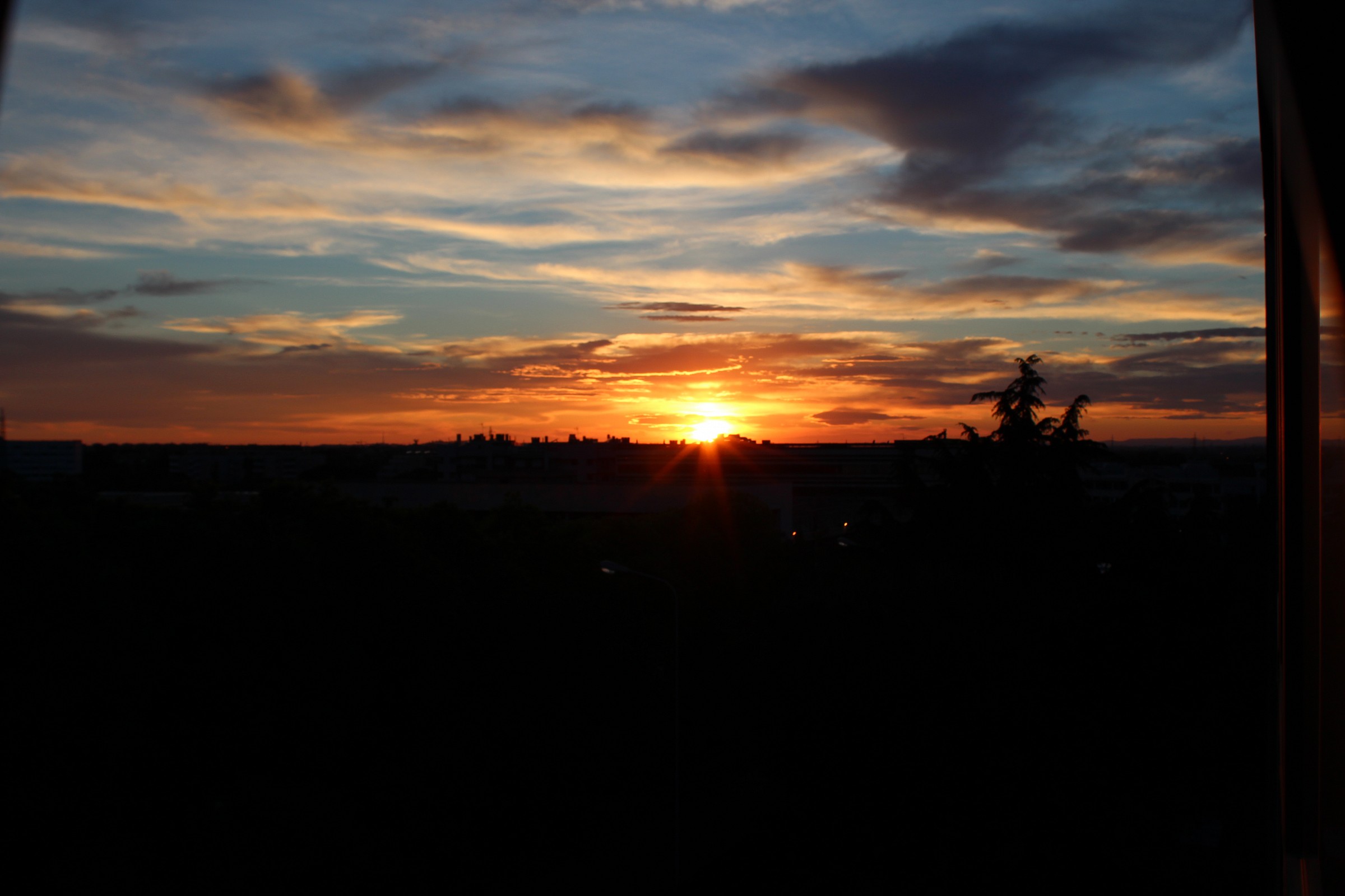 Tramonto di periferia