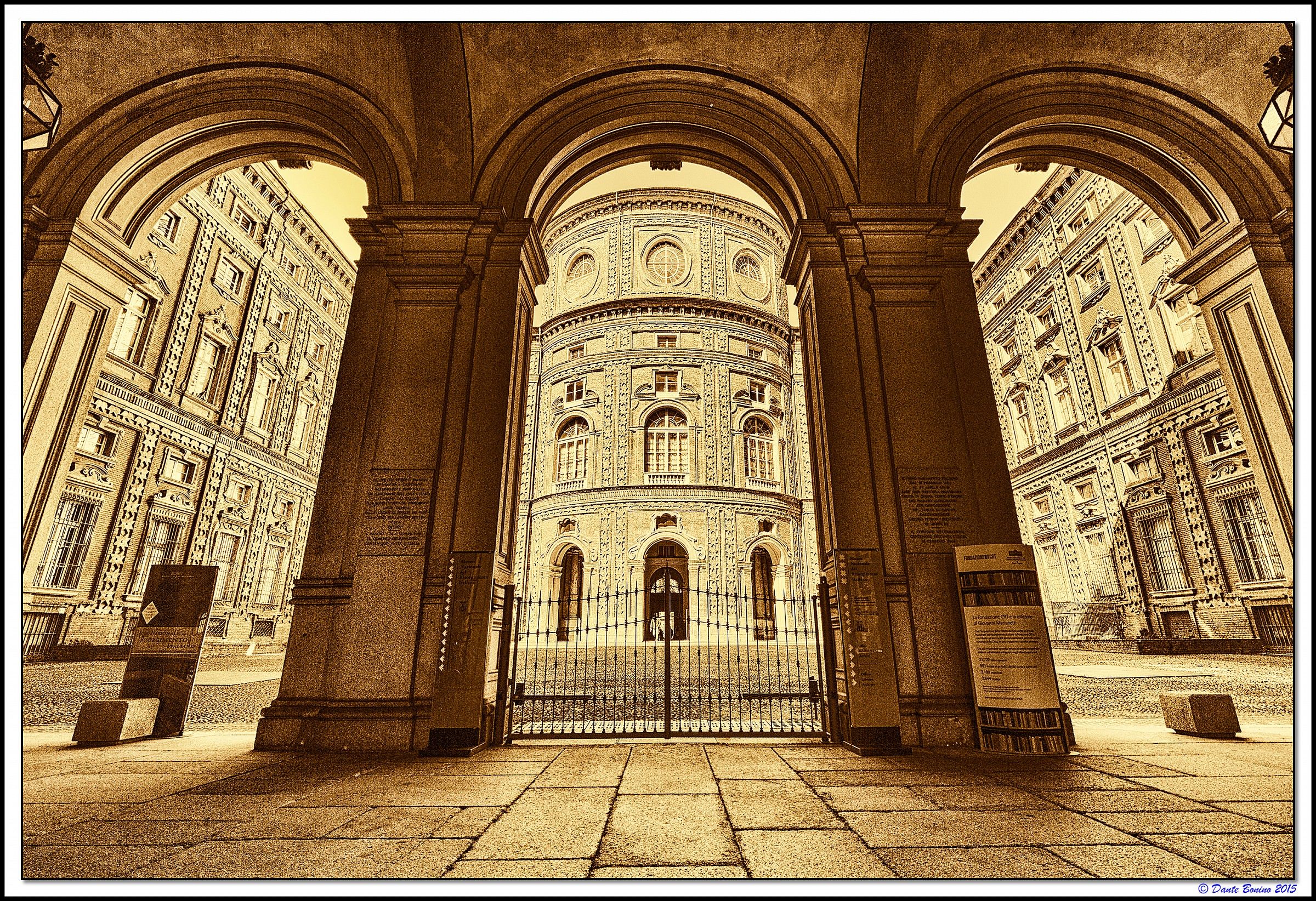 Palazzo Carignano: Inner Courtyard