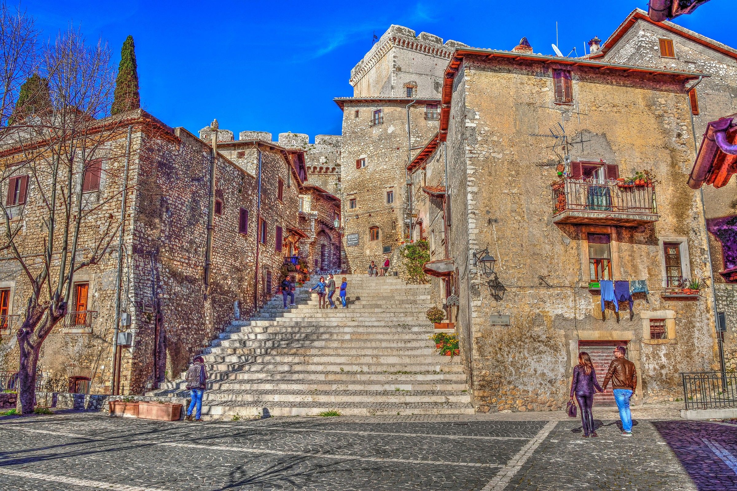 Sermoneta Piazza del Belvedere