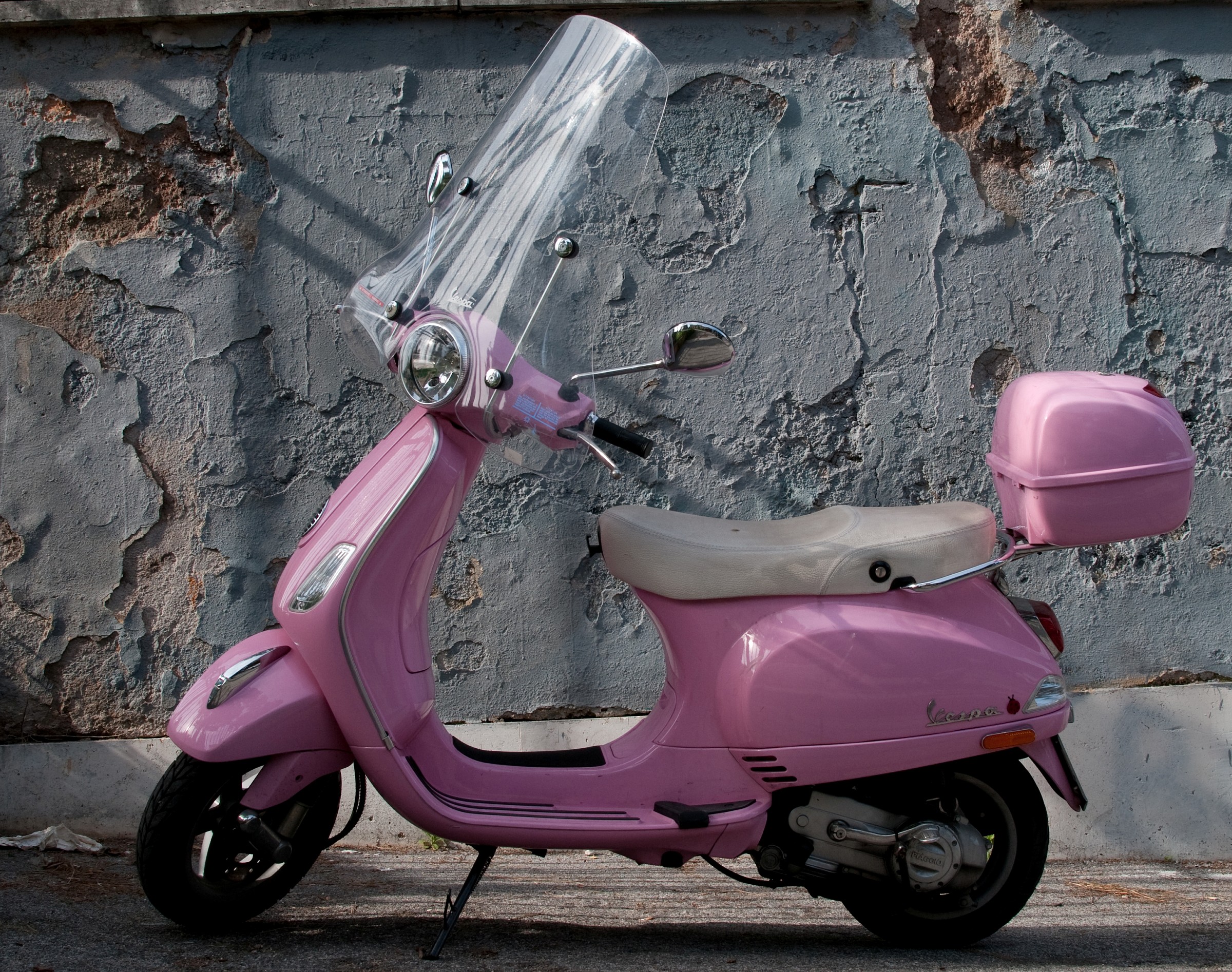 La mitica Vespa! Anni 2000 e pink !