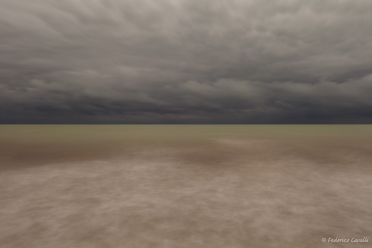 Boundary between sea and sky