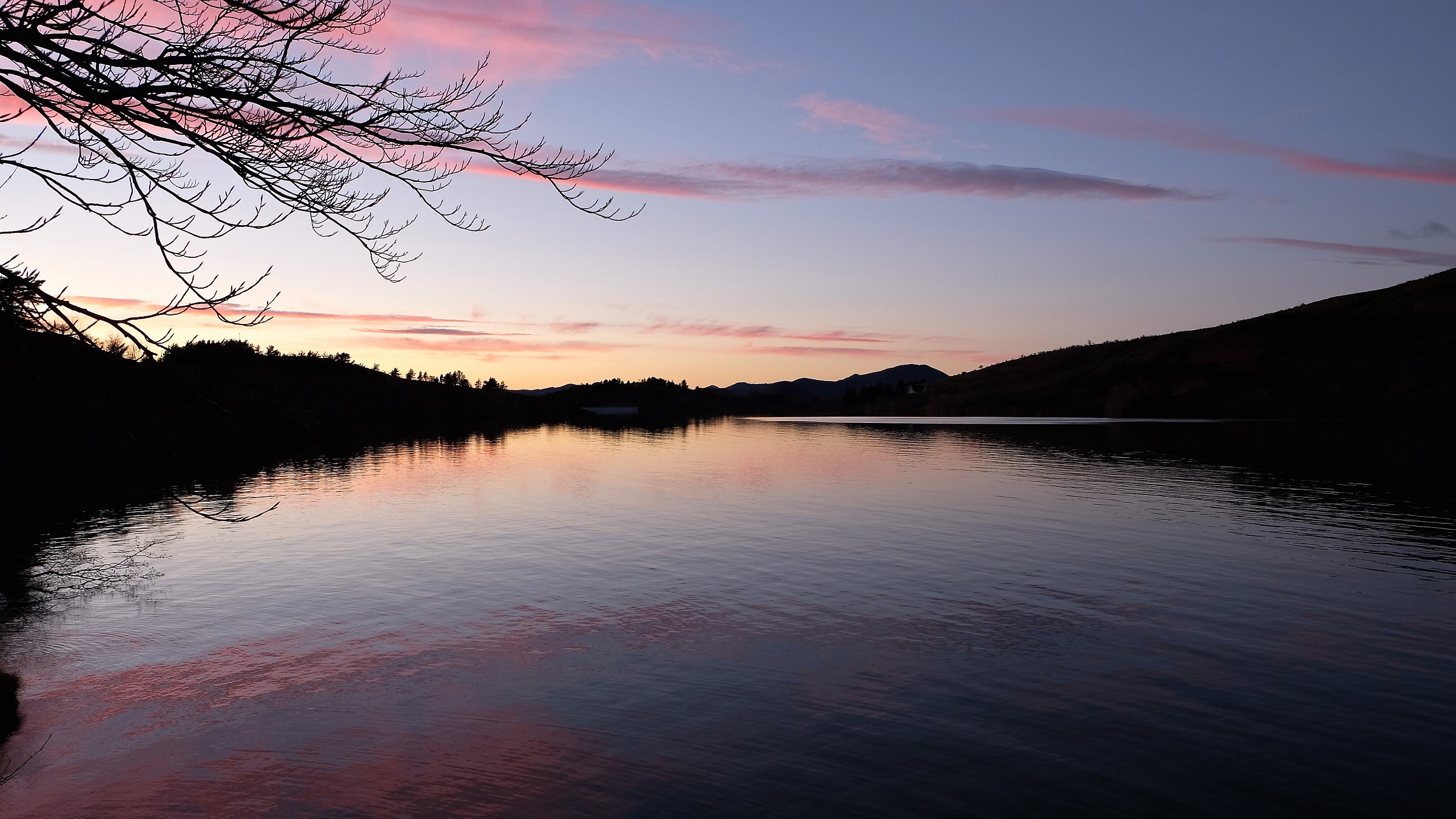 Giacopiane lake at sunset (autumn)