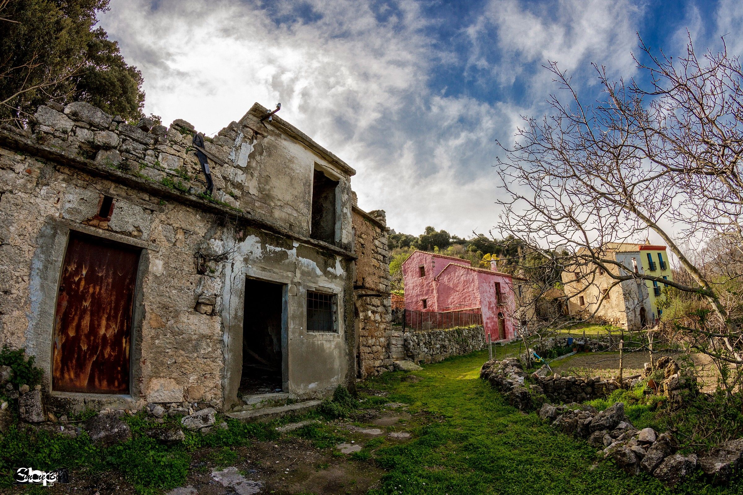 Tra le strade di Osini Vecchio