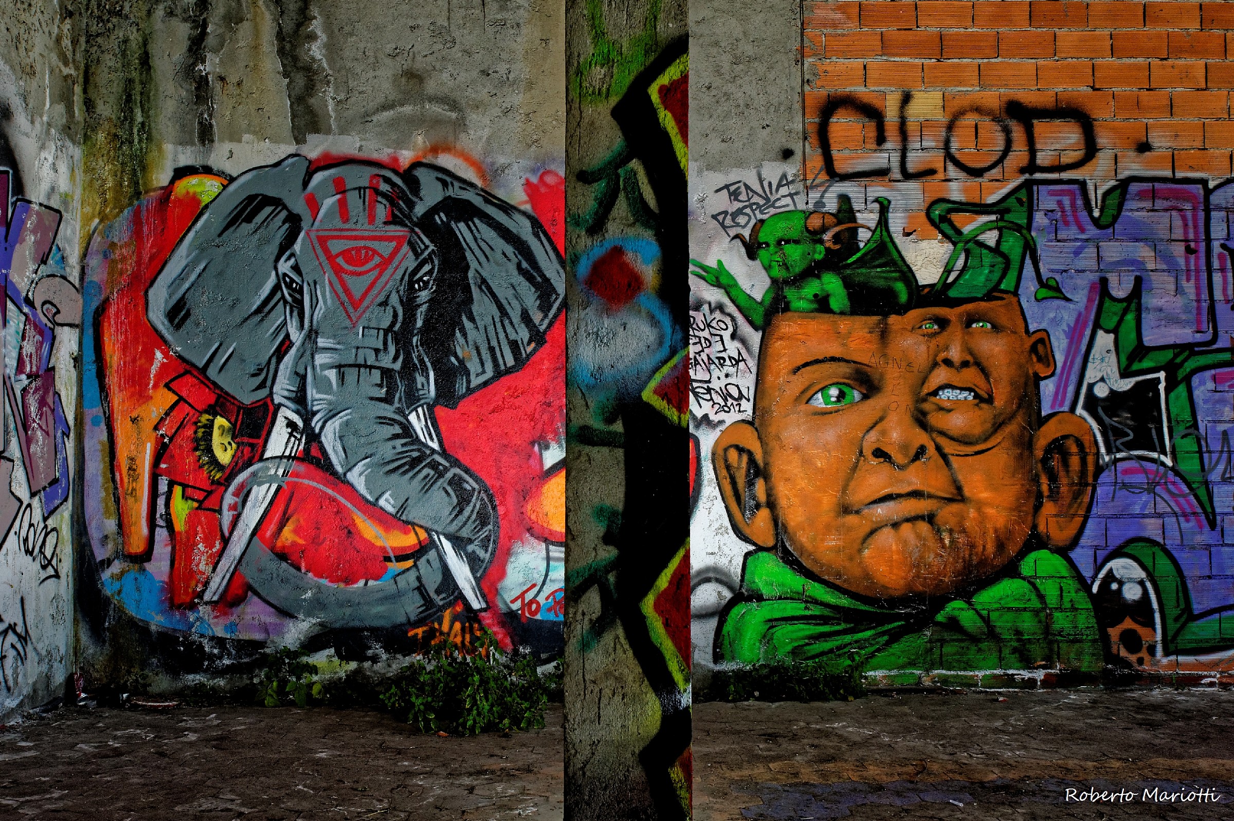 ... Consonno paints 2