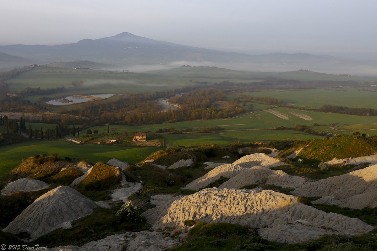 Strange lands .. (Val d'Orcia)