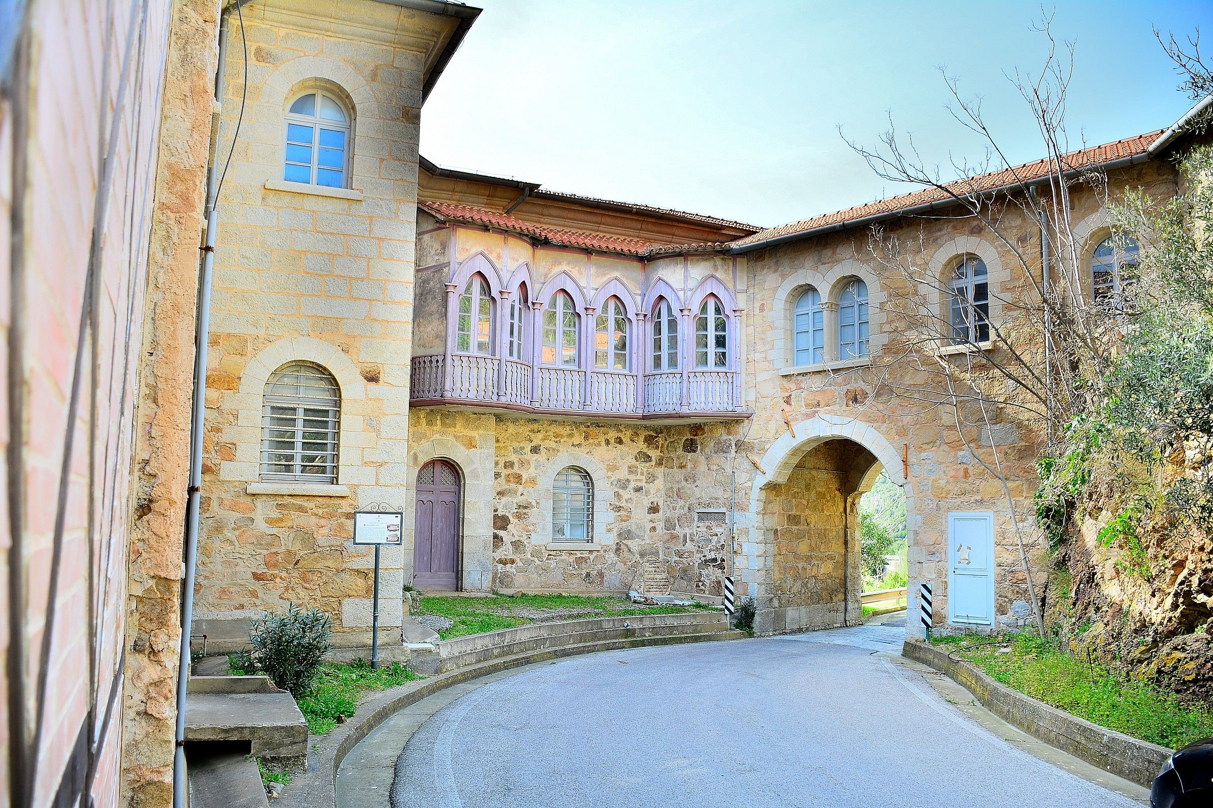 La strada sotto casa.