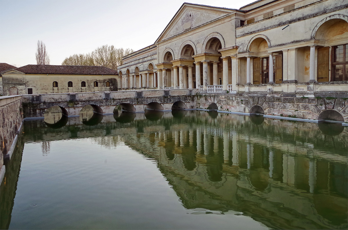 Palazzo Te -Peschiera and eastern facade