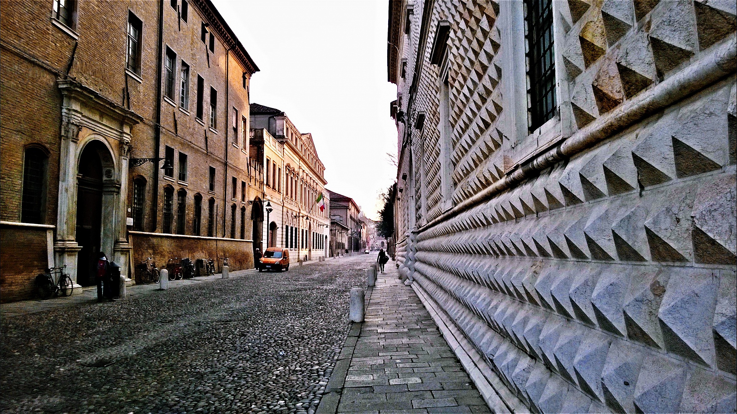 Palazzo dei Diamanti, Corso Ercole I d'Este