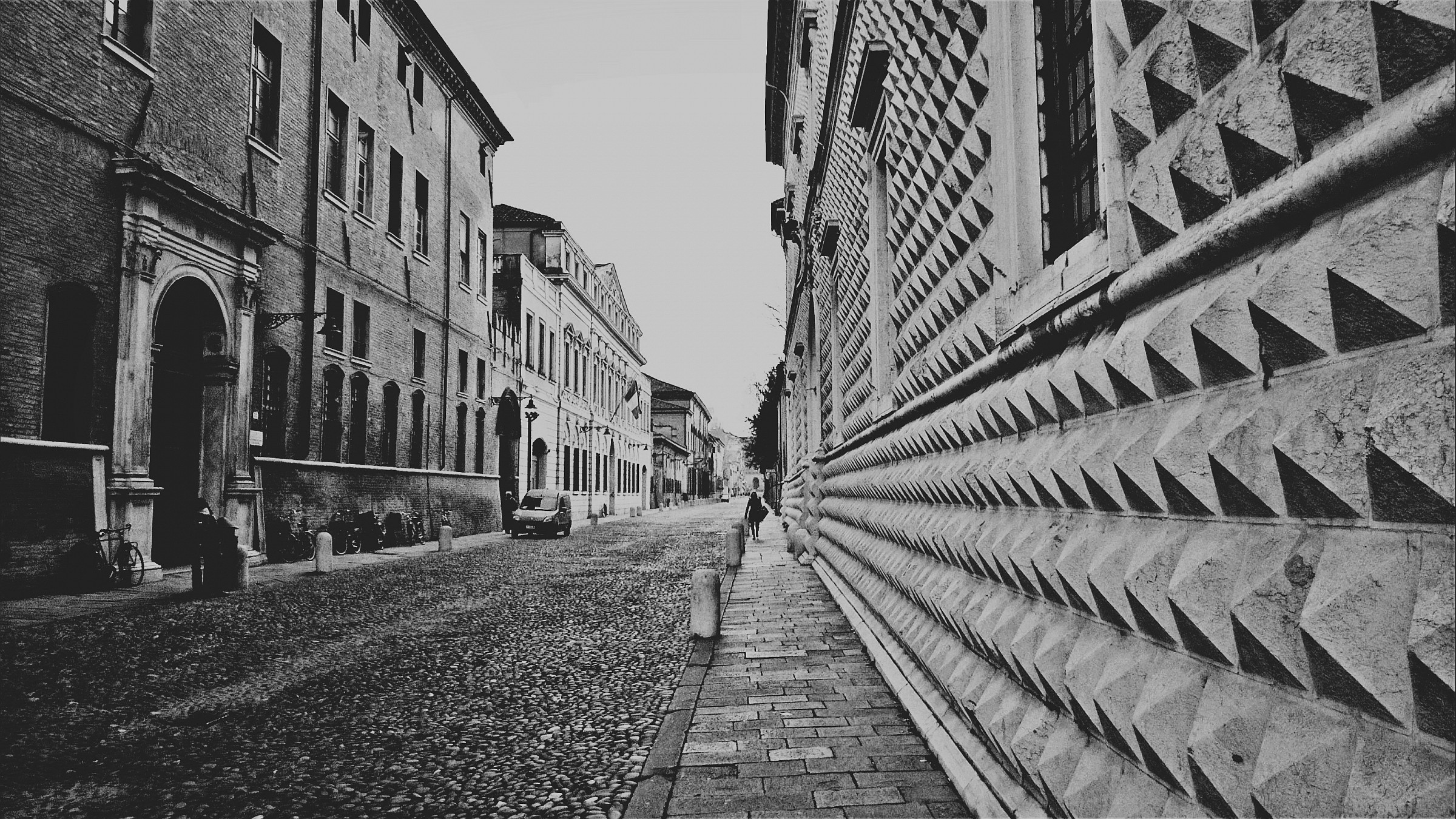Palazzo dei Diamanti b & w, Corso Ercole I d'Este