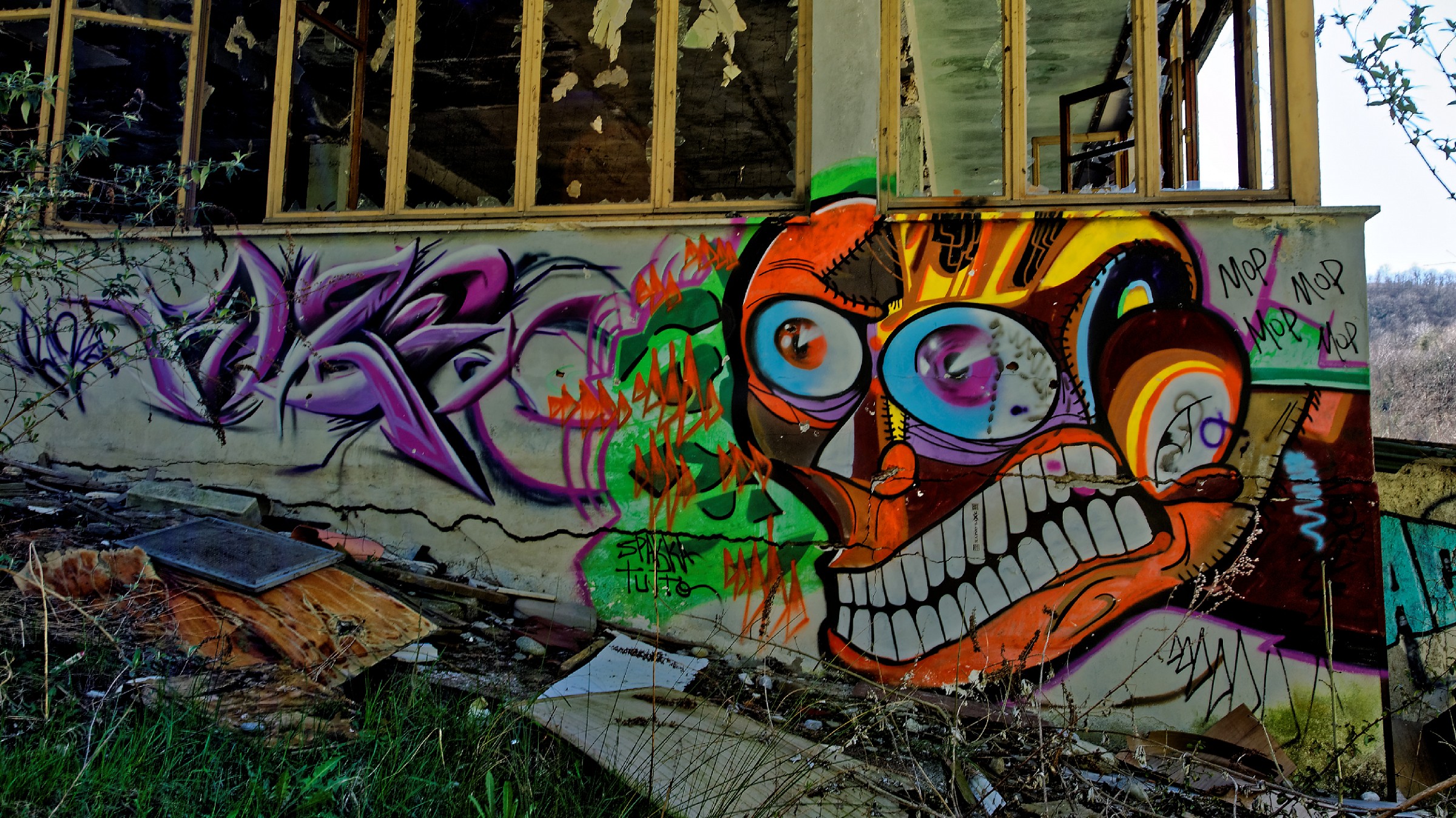 ... Consonno paints 3