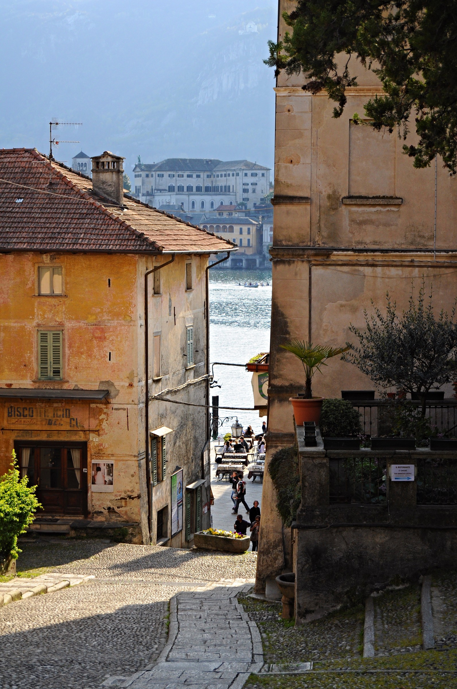 Glimpse of the Island S.Giulio