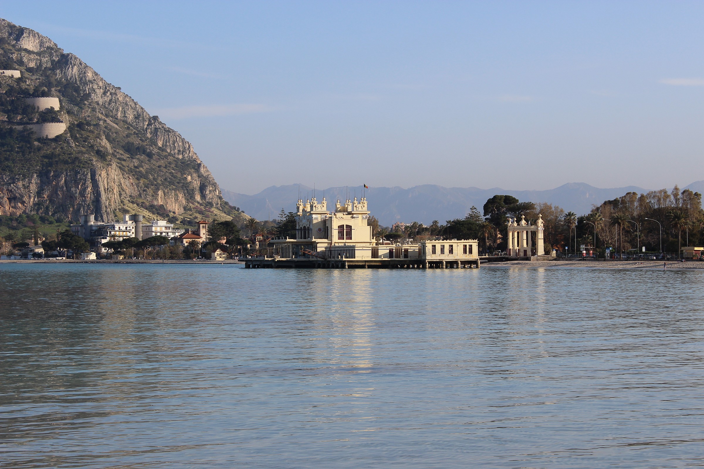 Mondello (pa) lo stabilimento balneare
