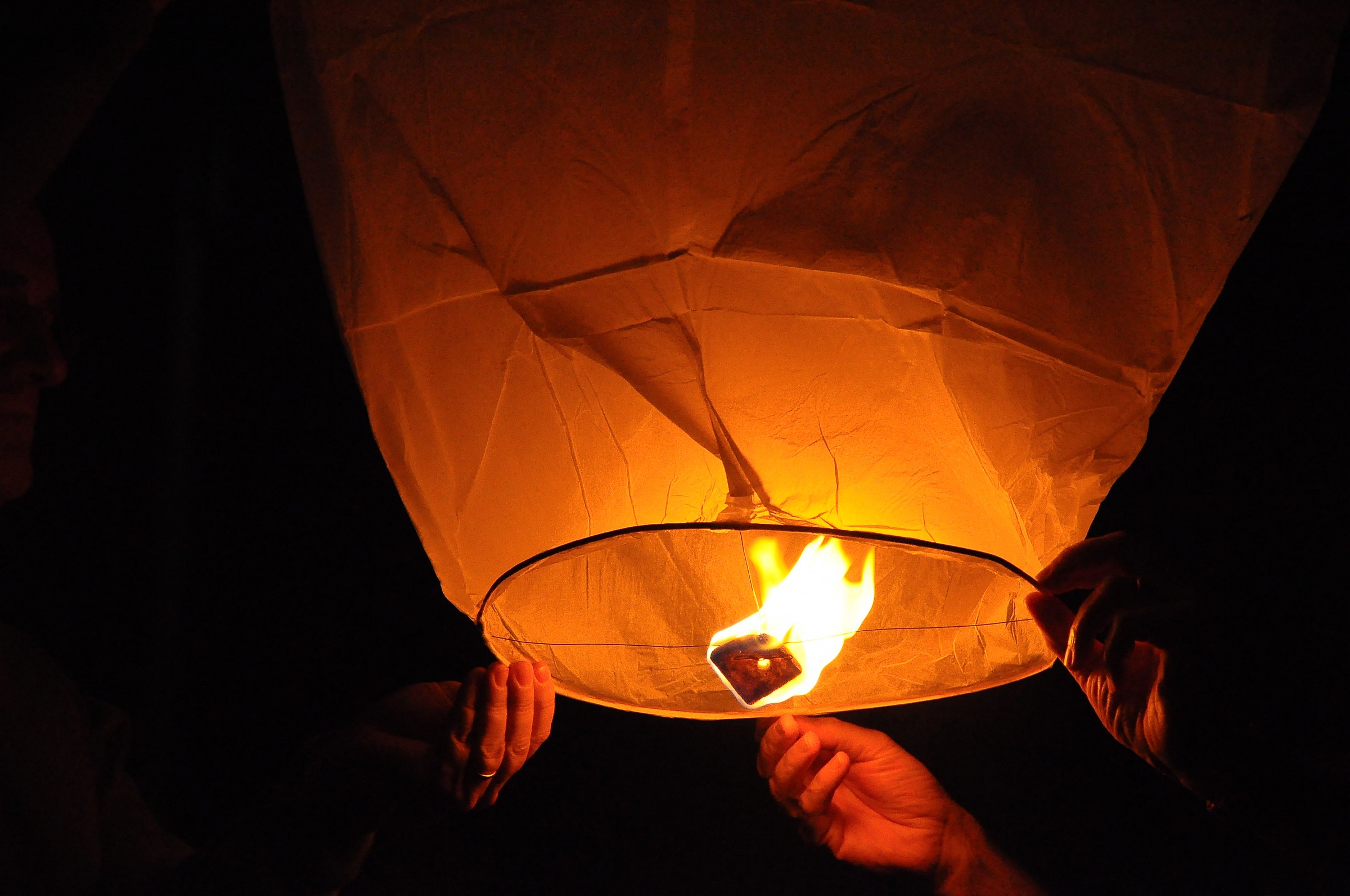 ..la festa è accesa...il calore è autentico..