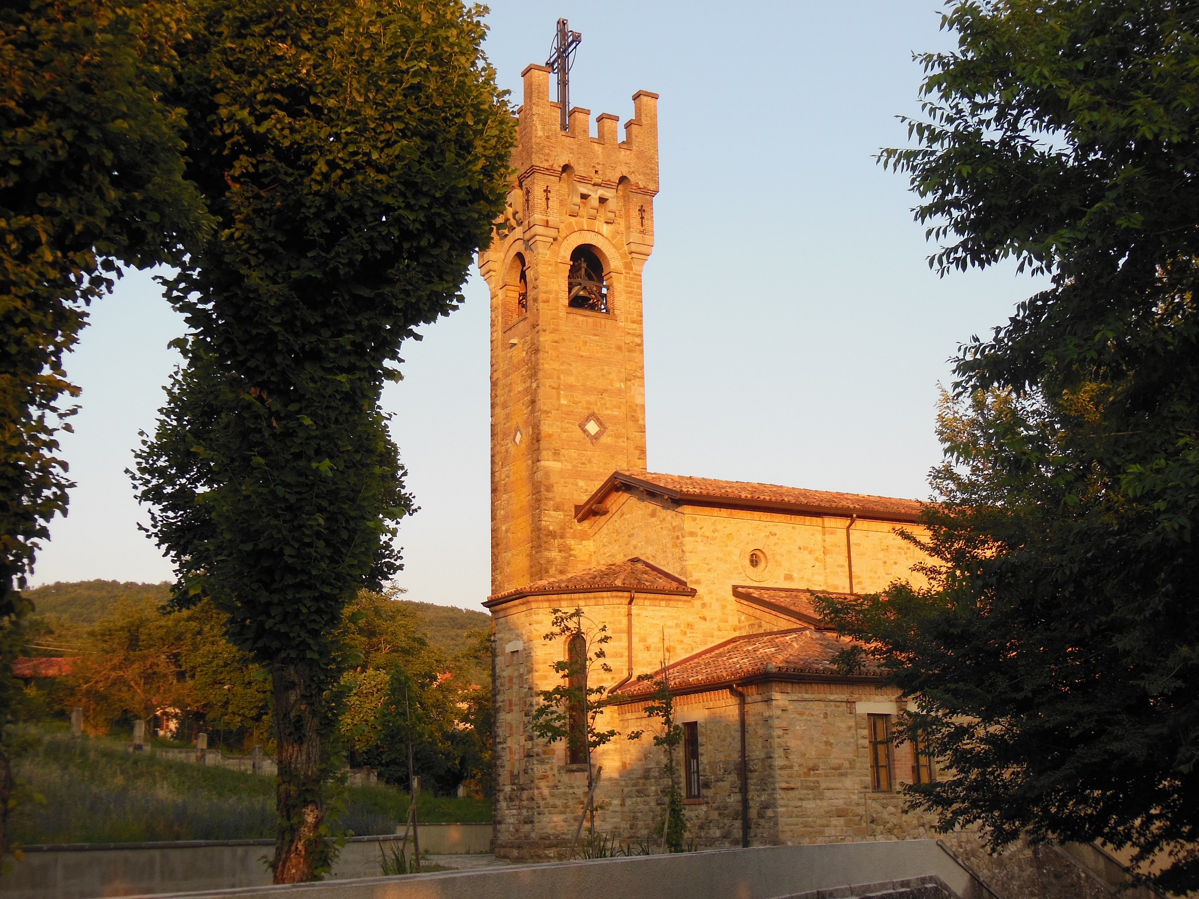 Chiesa al tramonto.
