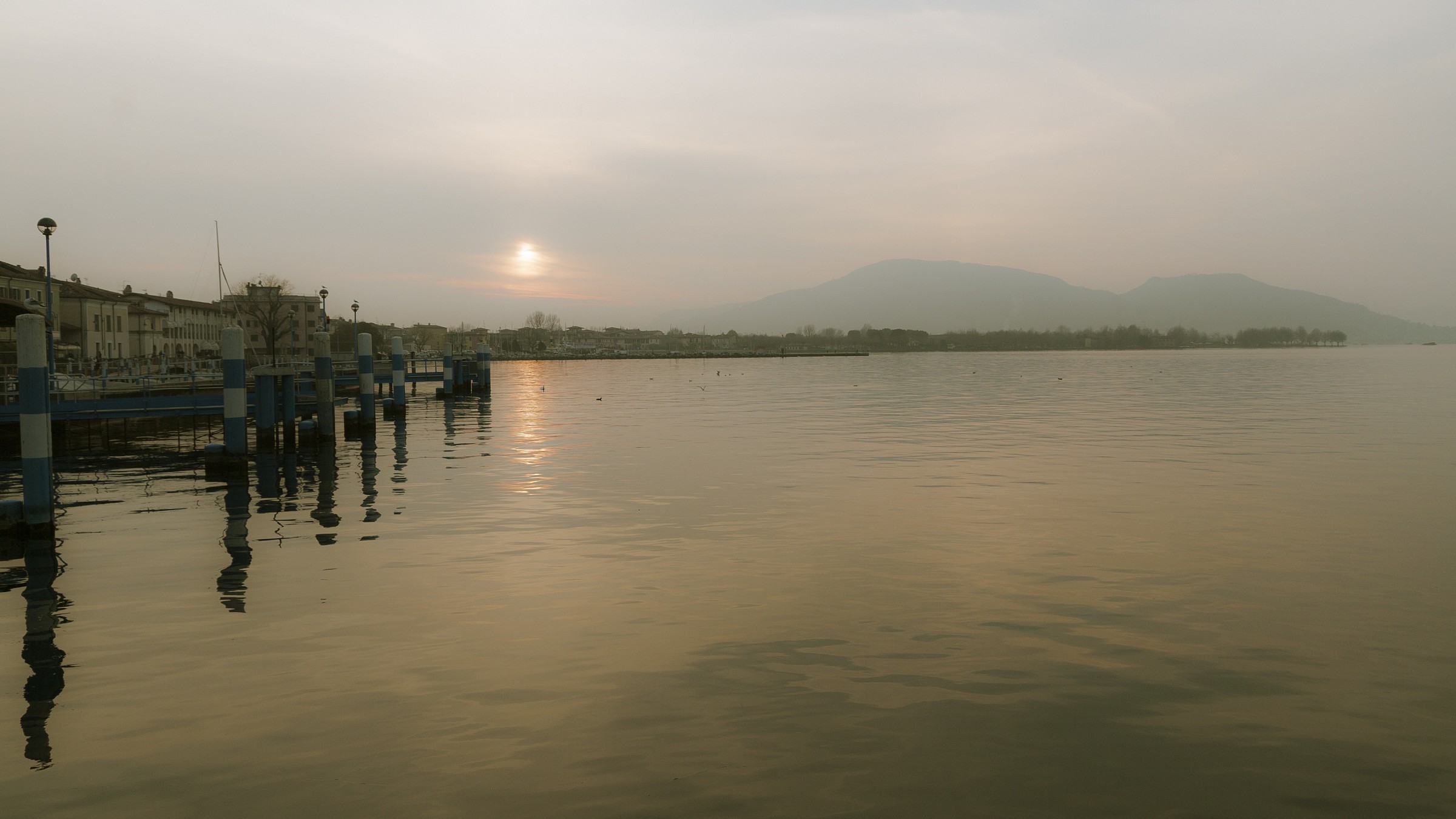 tramonto dorato a iseo