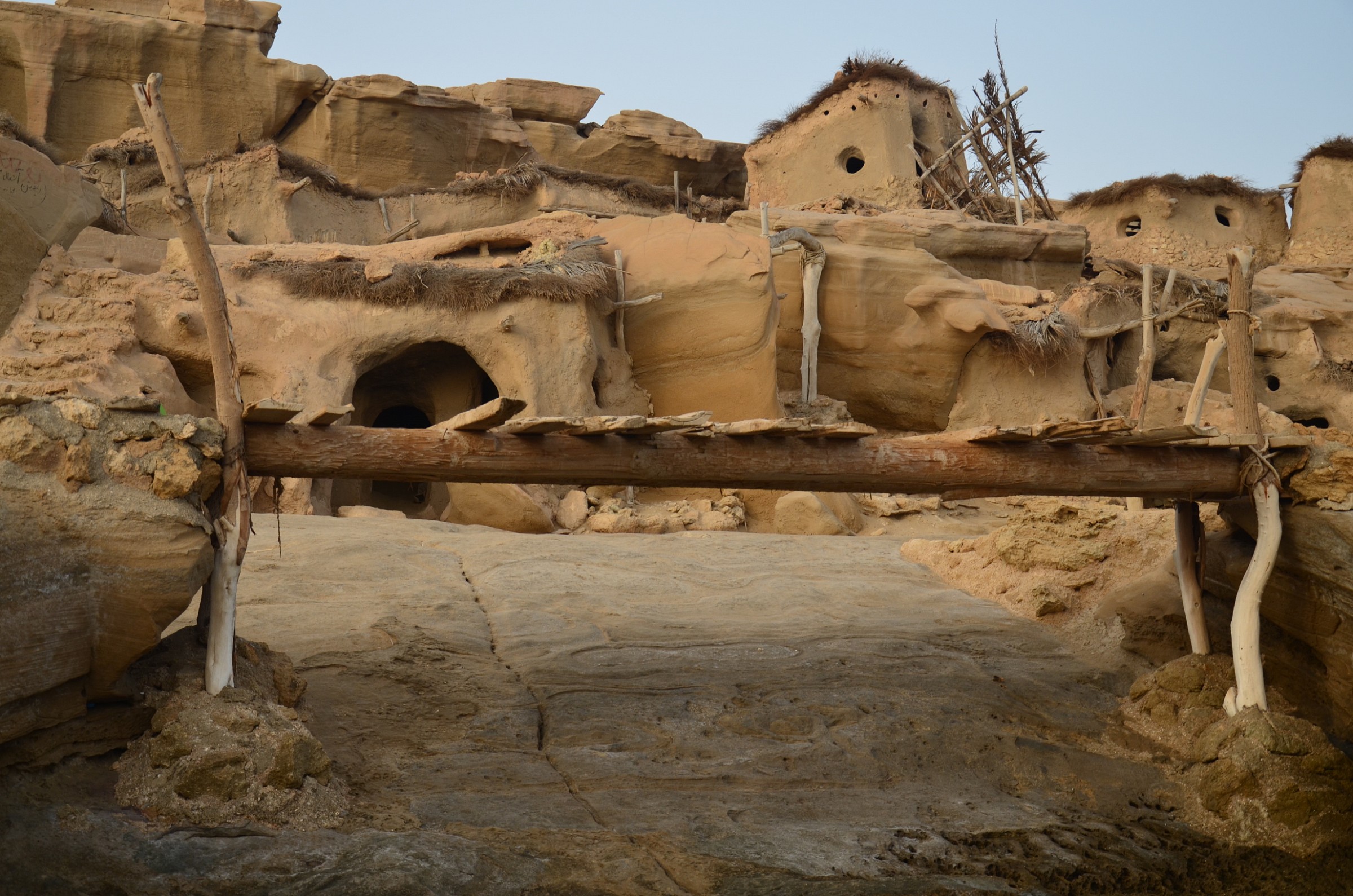 persian golf old buildings