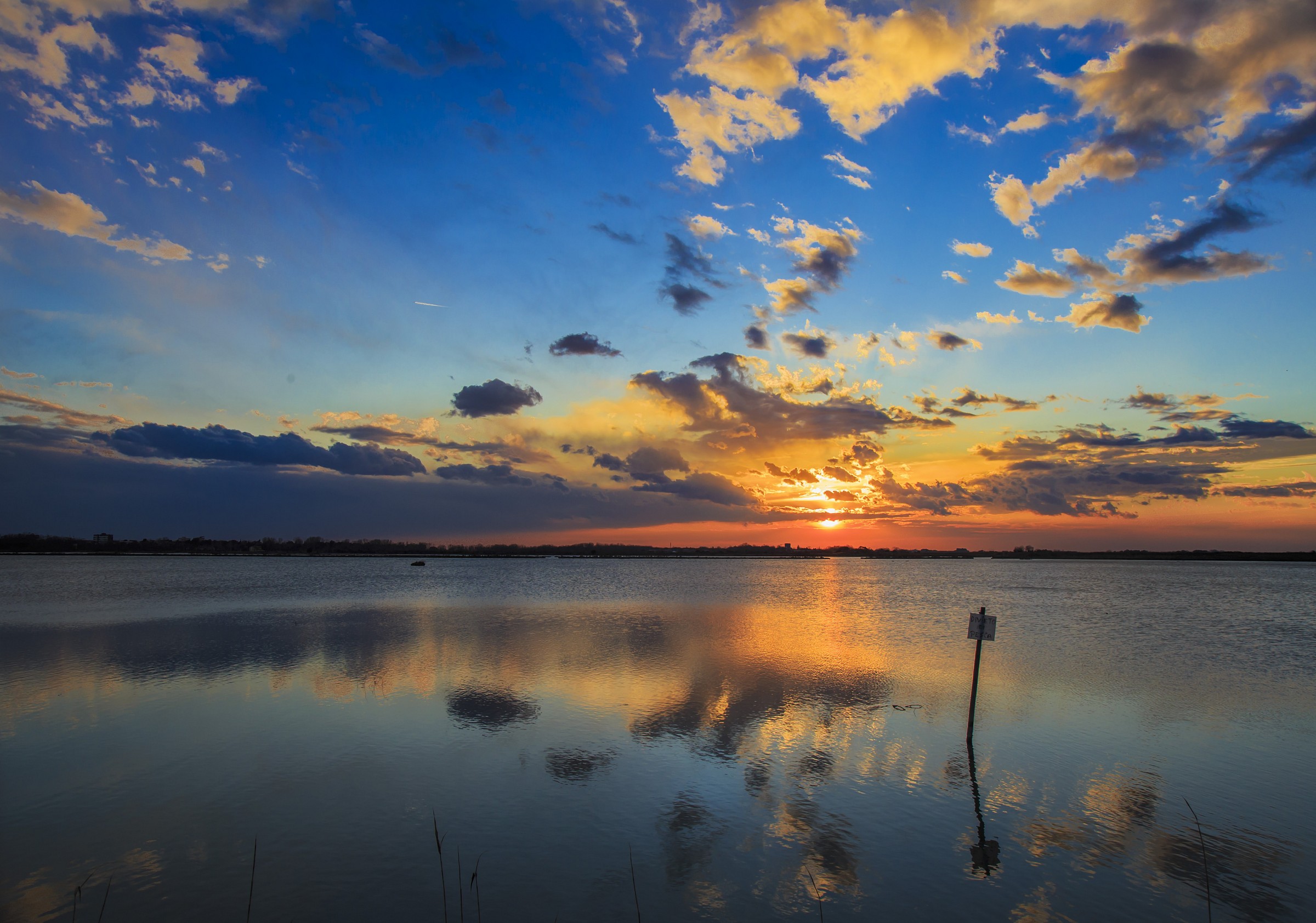 tramonto sulla laguna di Grado