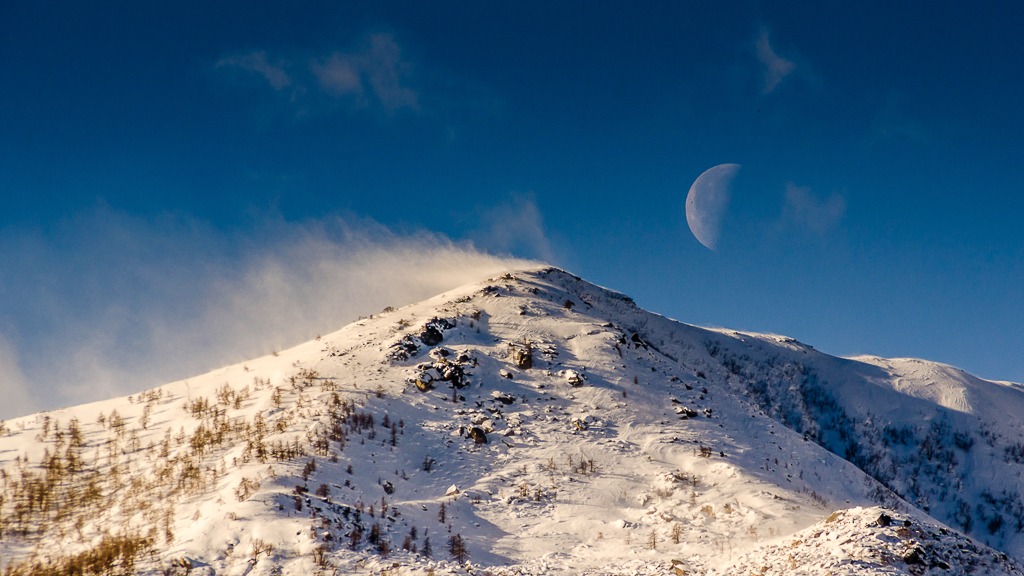 Snow, wind and moon