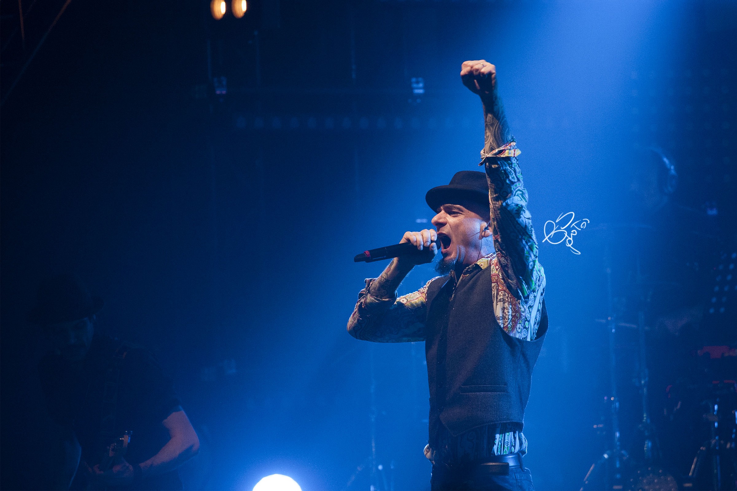 J-Ax Il bello d'esser brutti