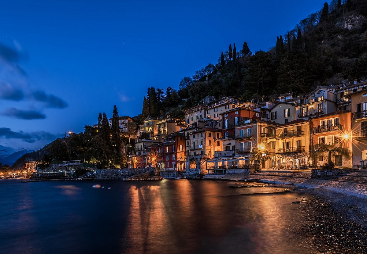 The blue hour of Varenna
