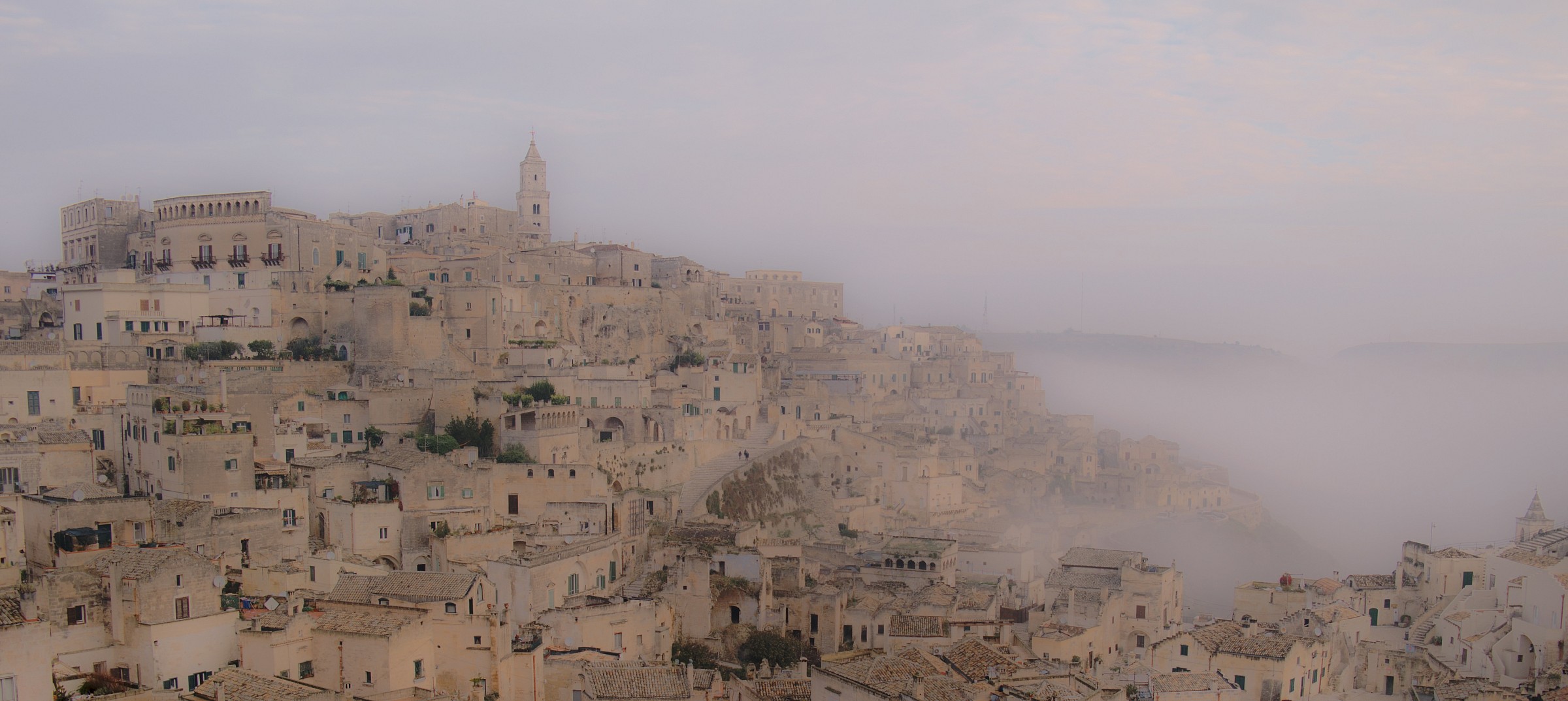 nebbia sui Sassi di Matera