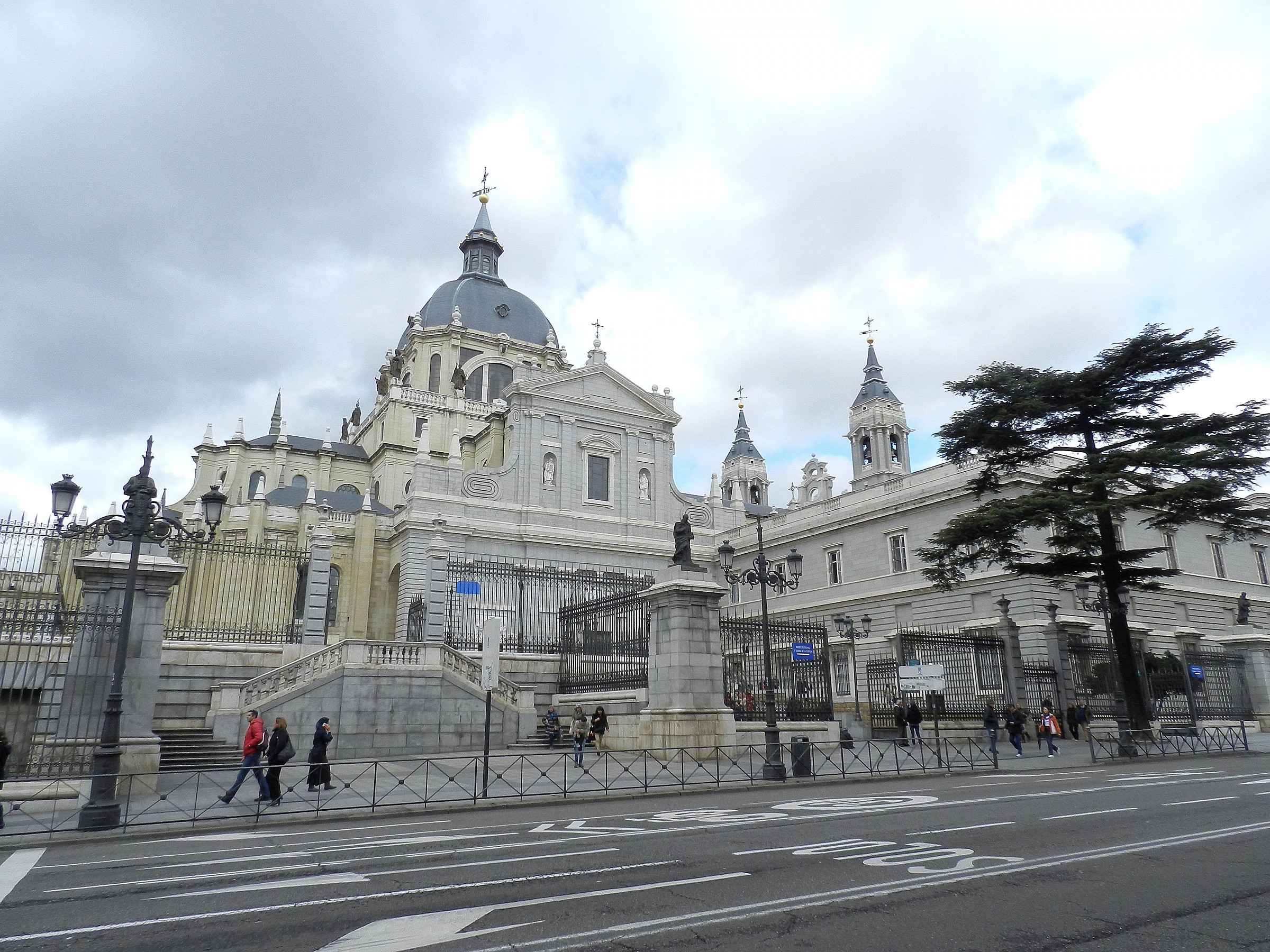 Church Almudena